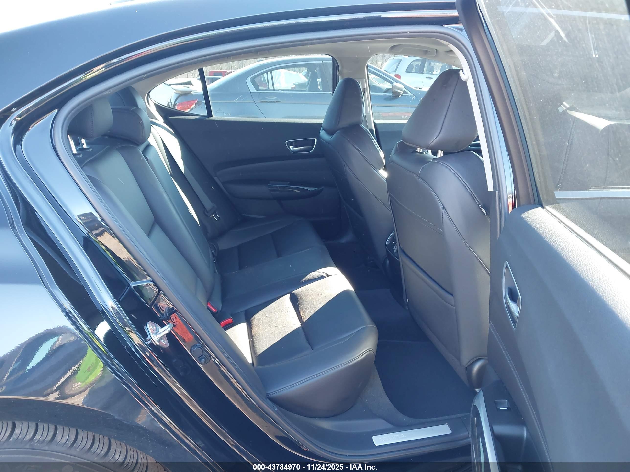 ACURA TLX image 8