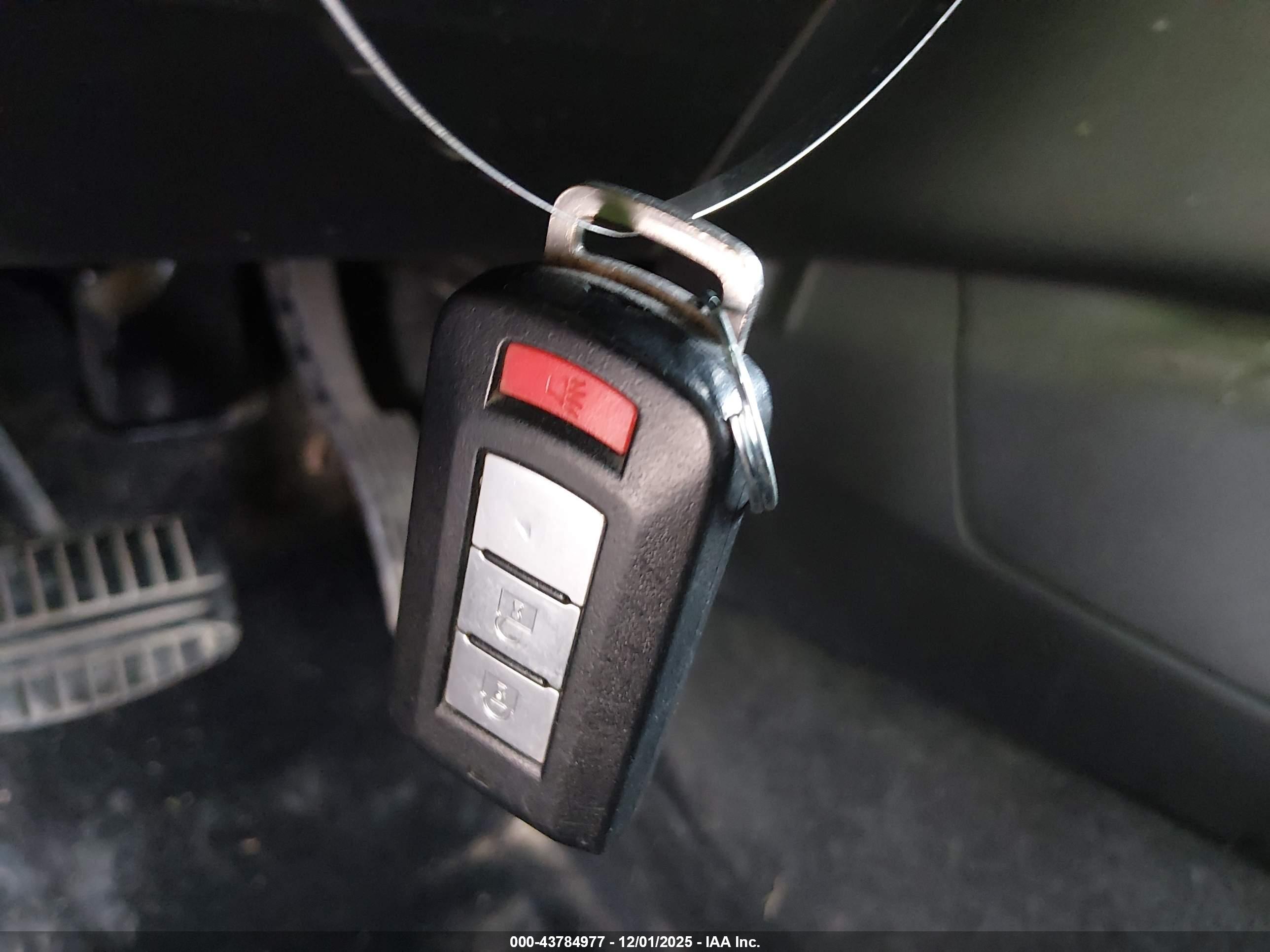 MITSUBISHI OUTLANDER image 11