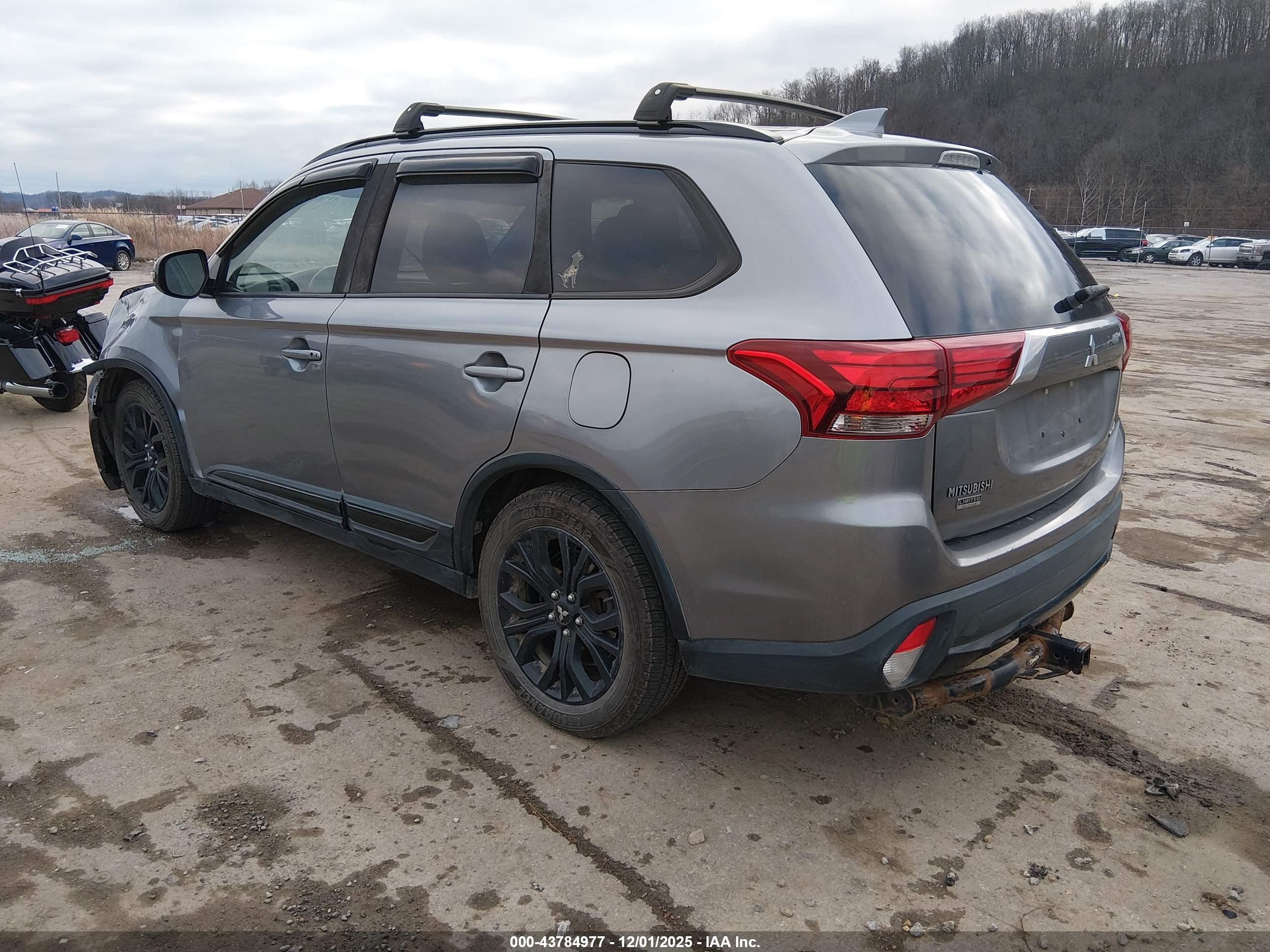 MITSUBISHI OUTLANDER image 3