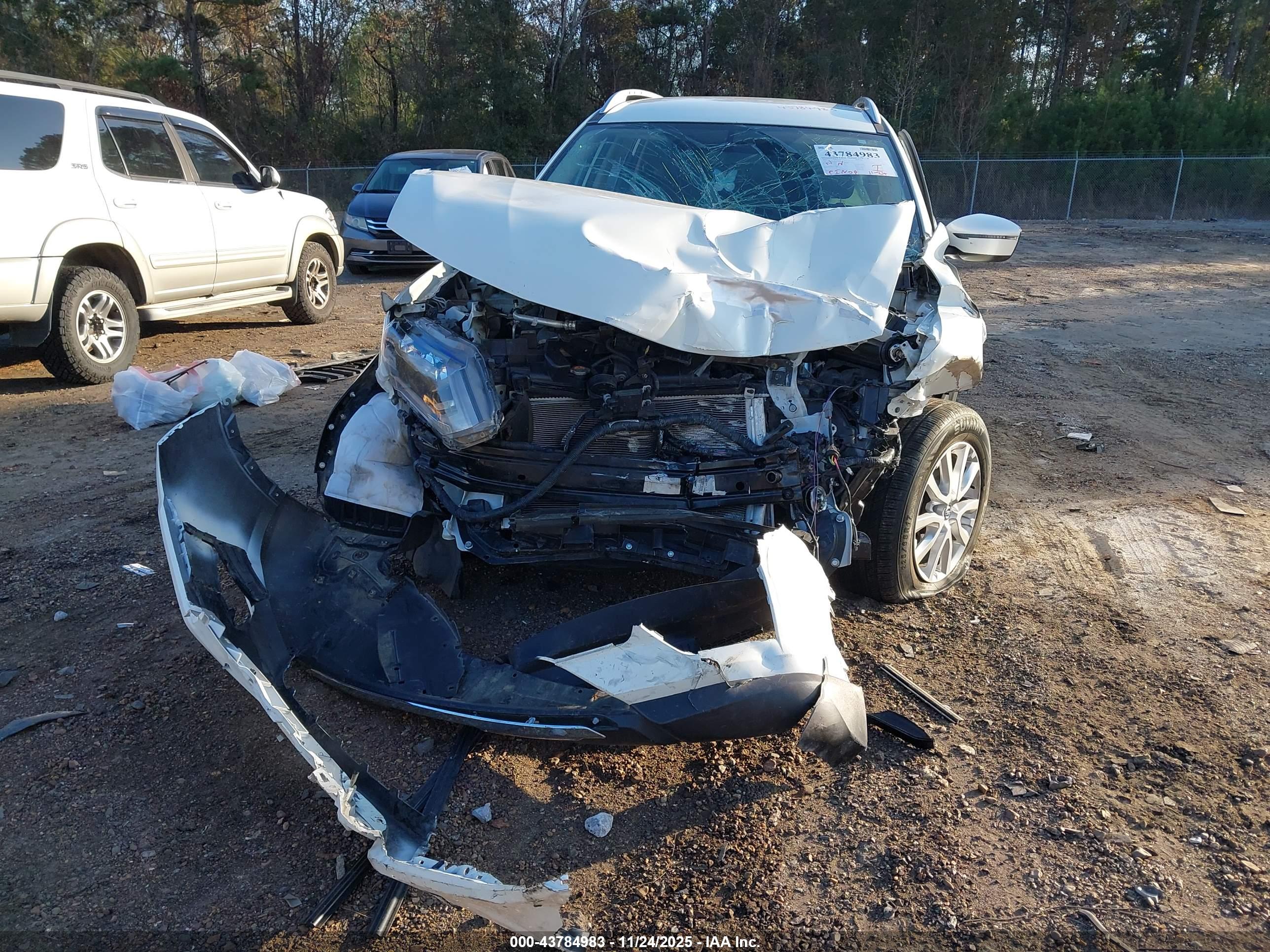 NISSAN ROGUE image 6