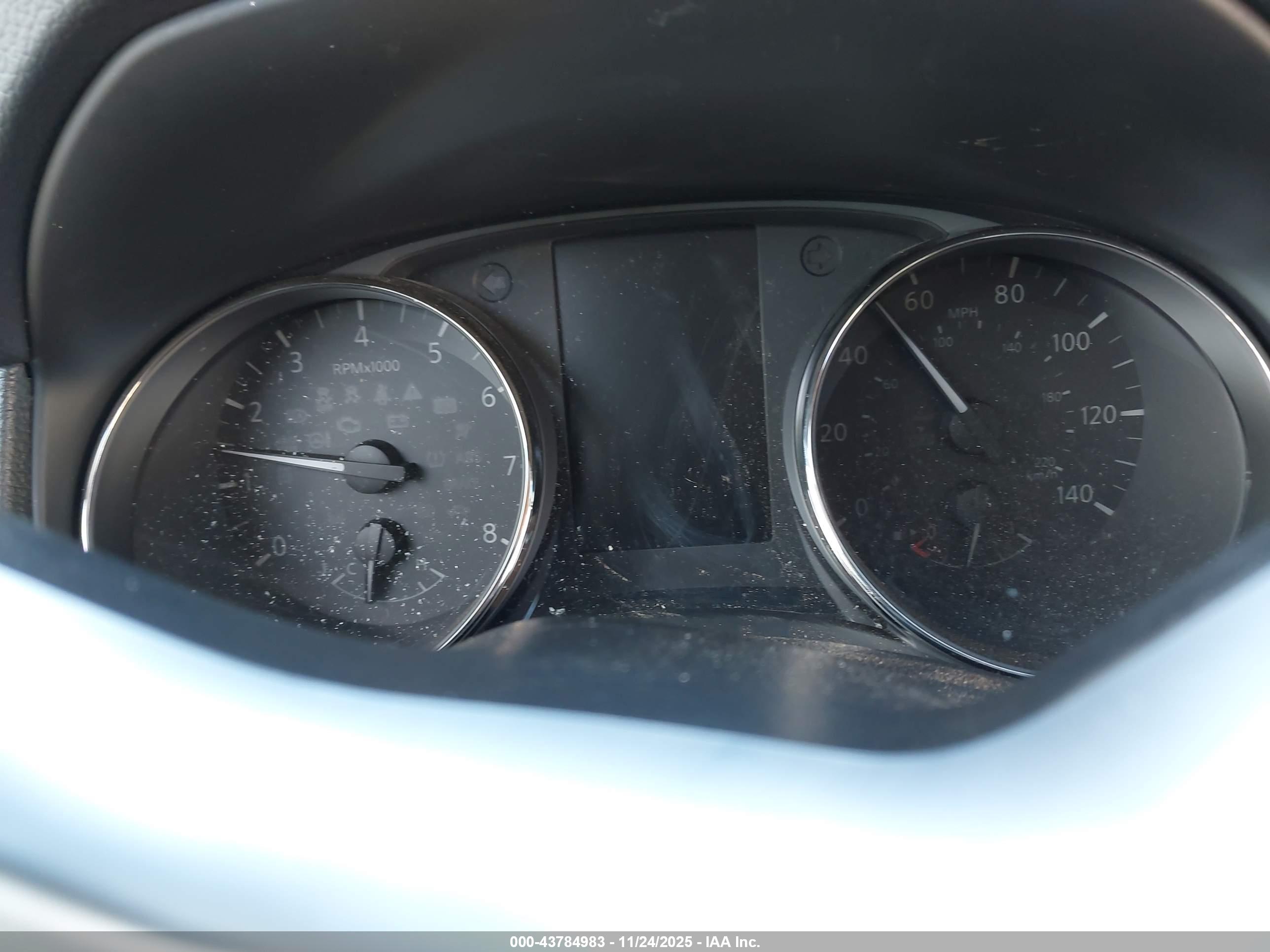 NISSAN ROGUE image 7