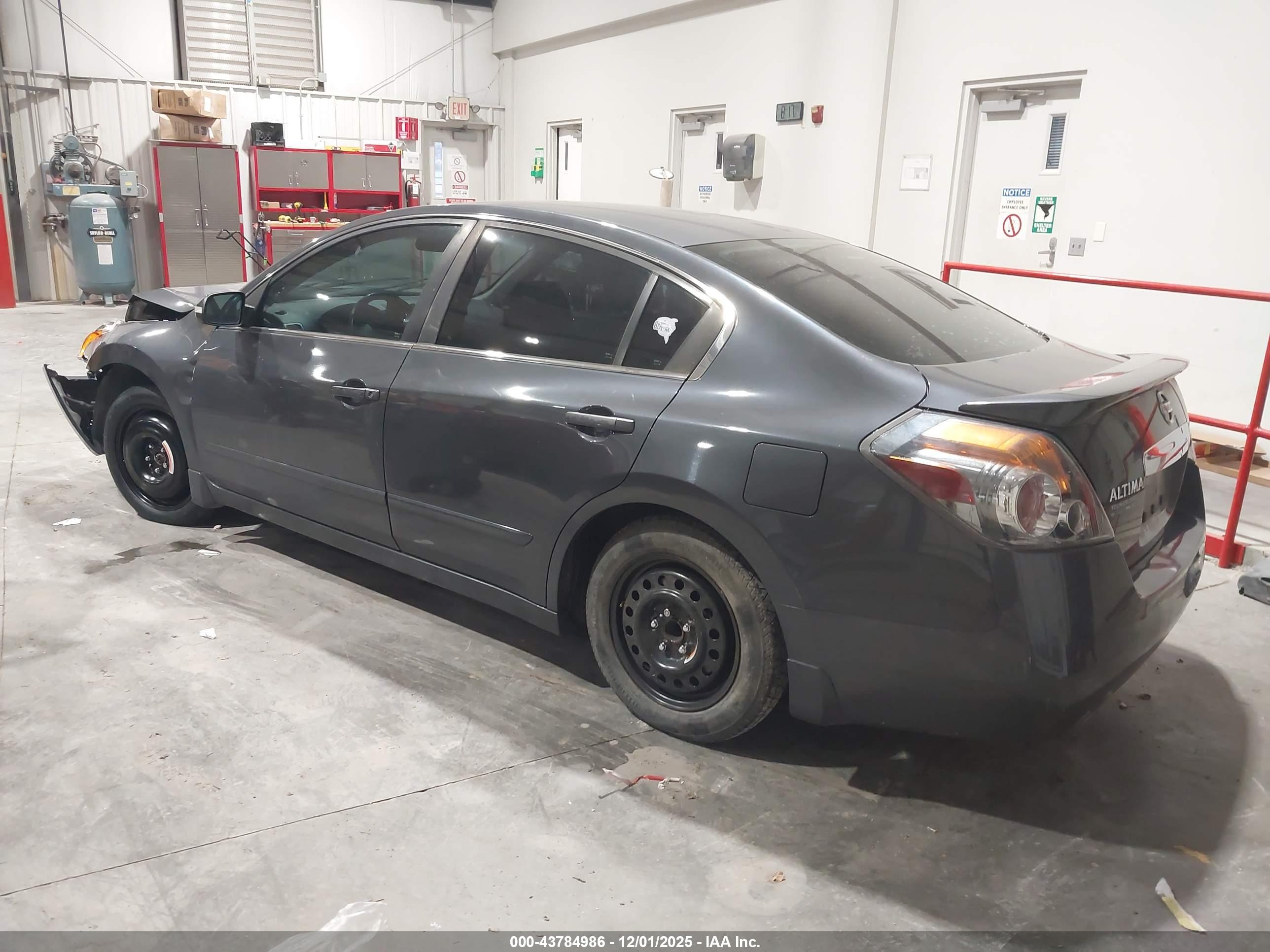 NISSAN ALTIMA image 3
