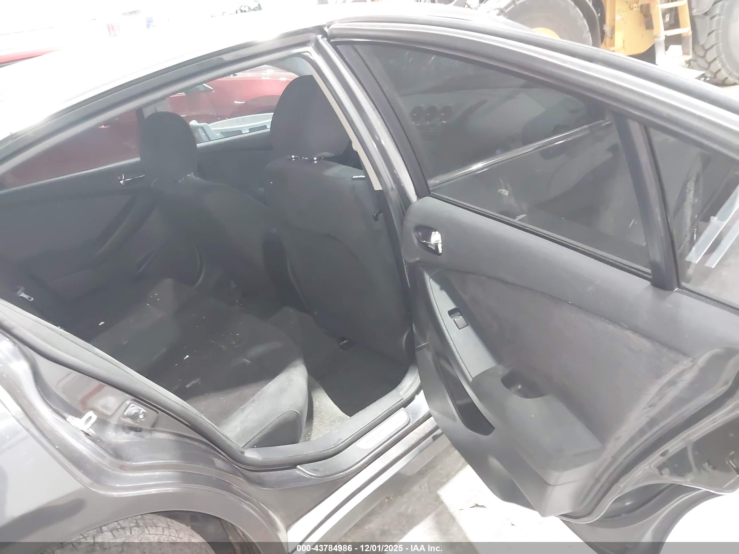 NISSAN ALTIMA image 8