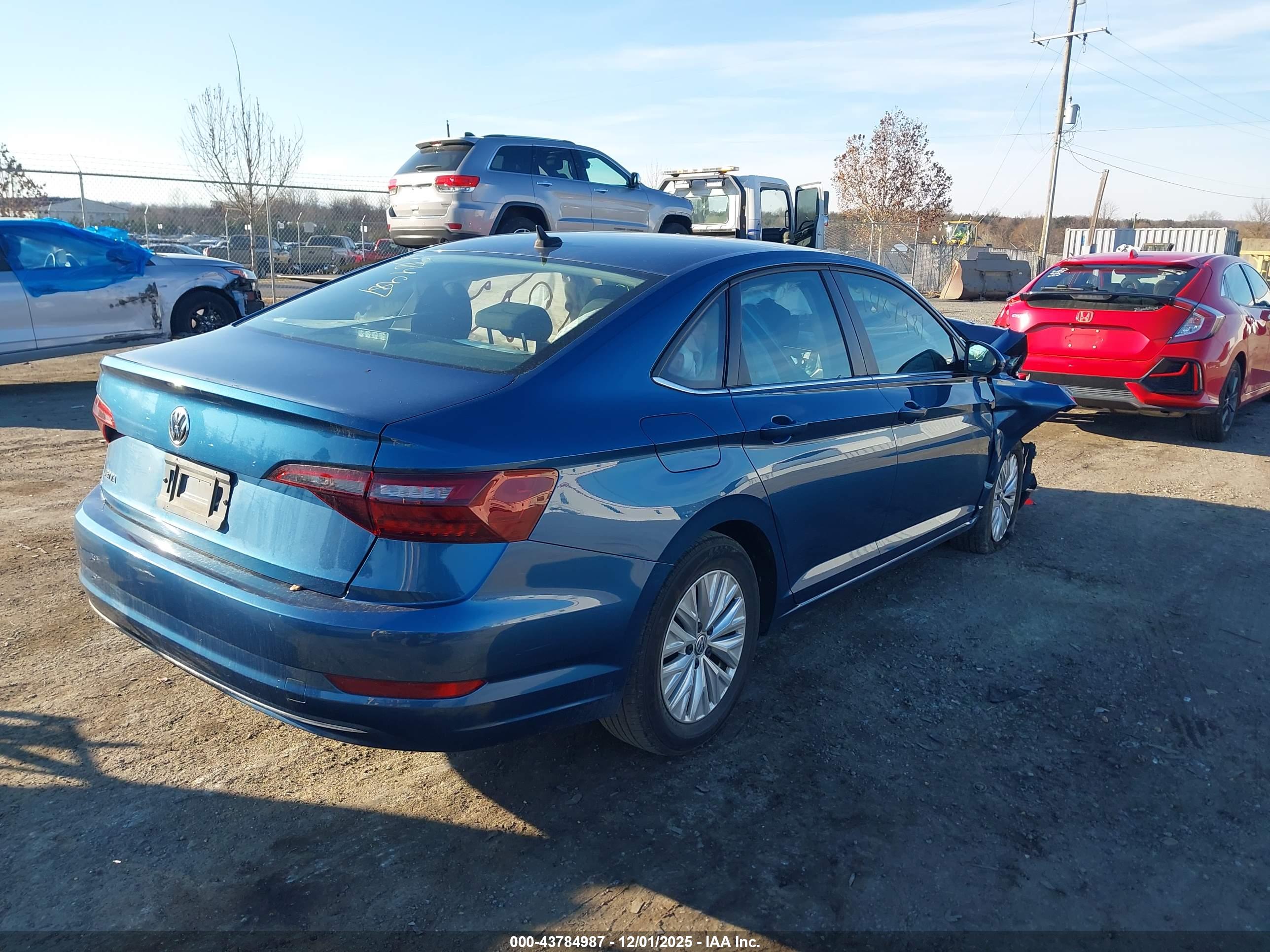VOLKSWAGEN JETTA image 4