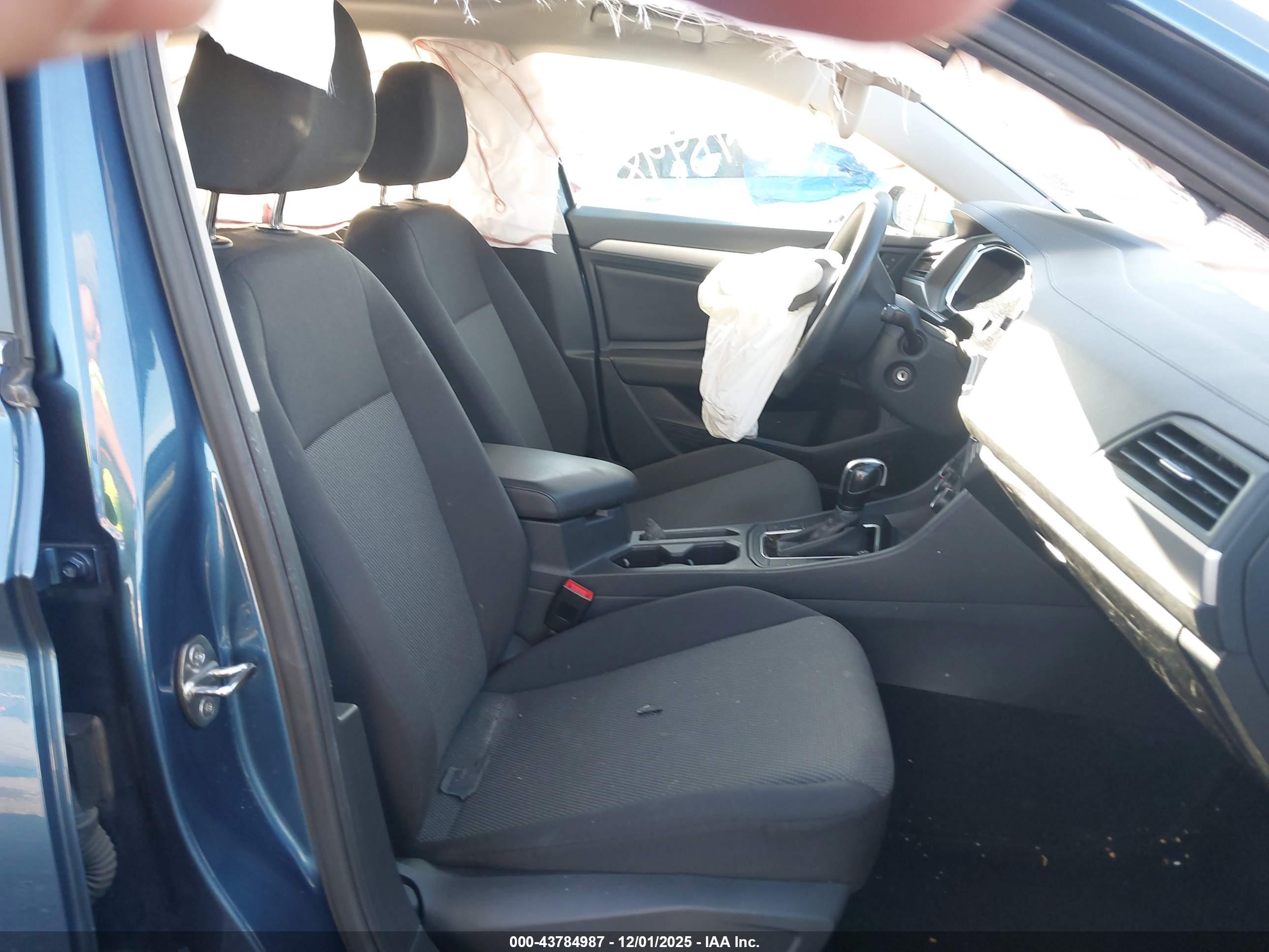 VOLKSWAGEN JETTA image 5