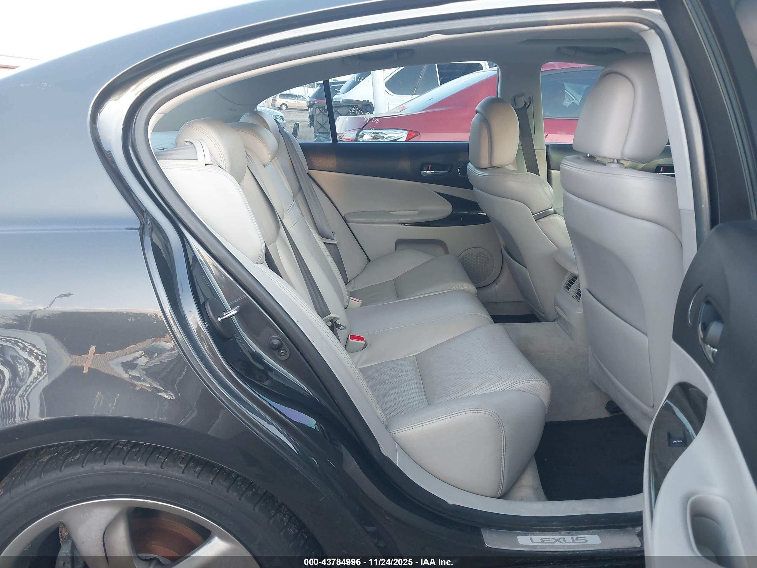 LEXUS GS image 8