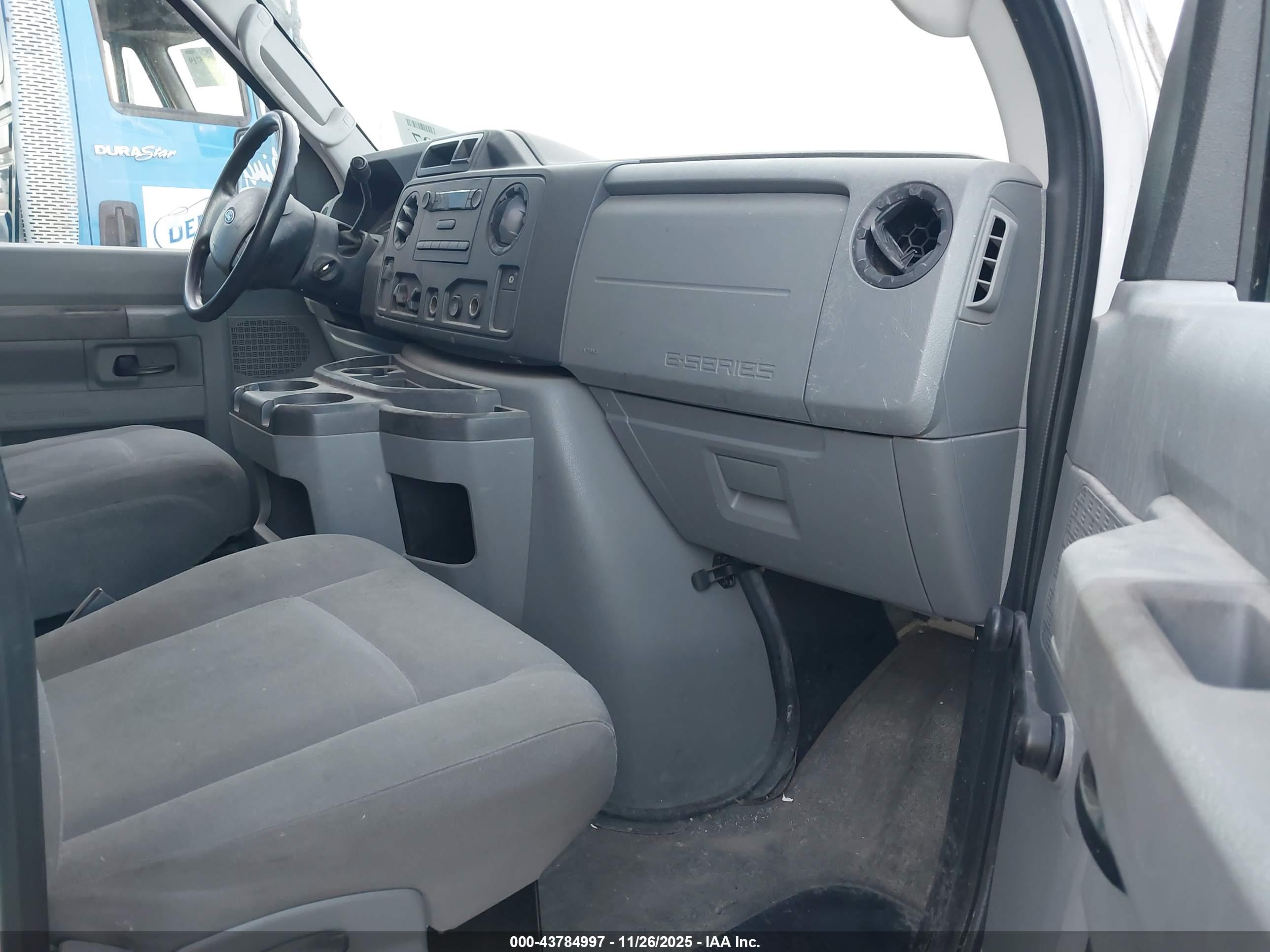 FORD E-350 image 7