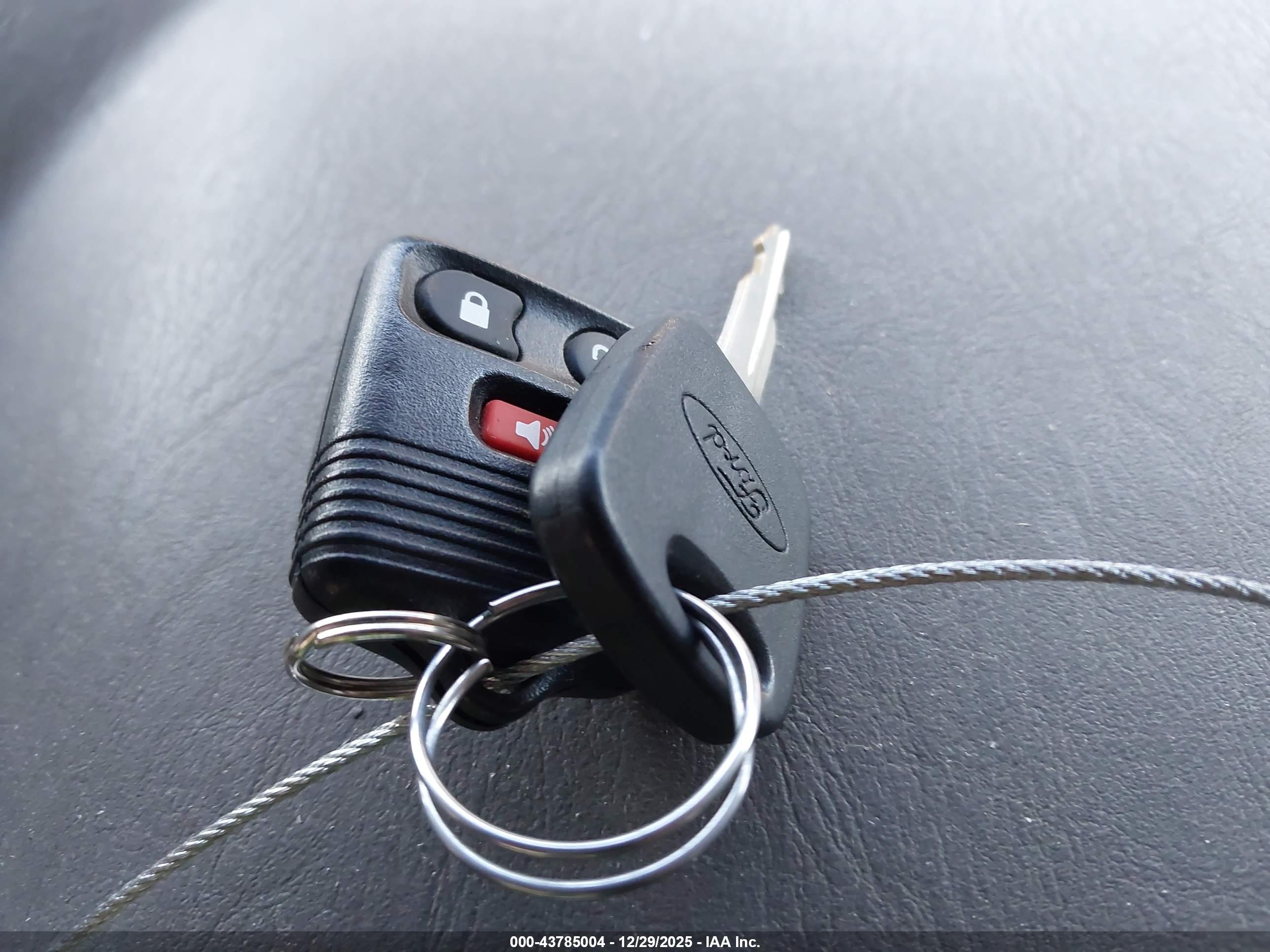 FORD ESCAPE image 11