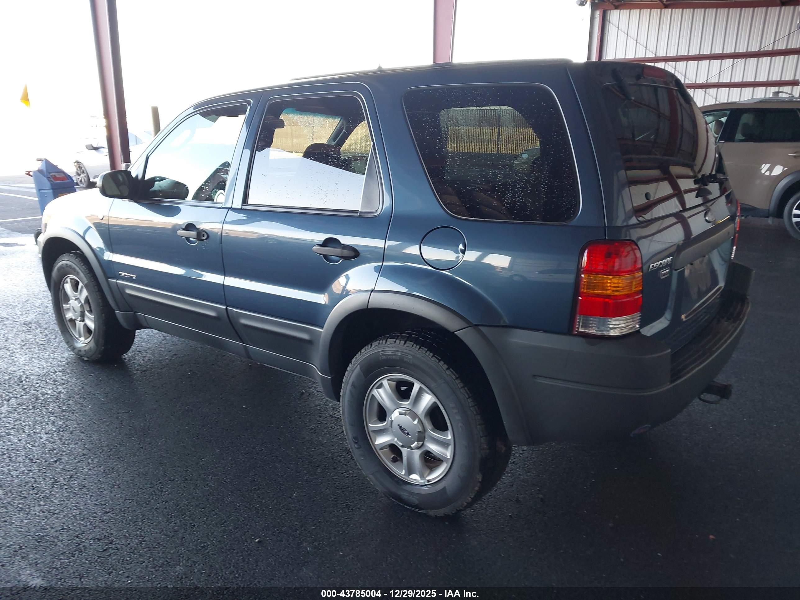 FORD ESCAPE image 3