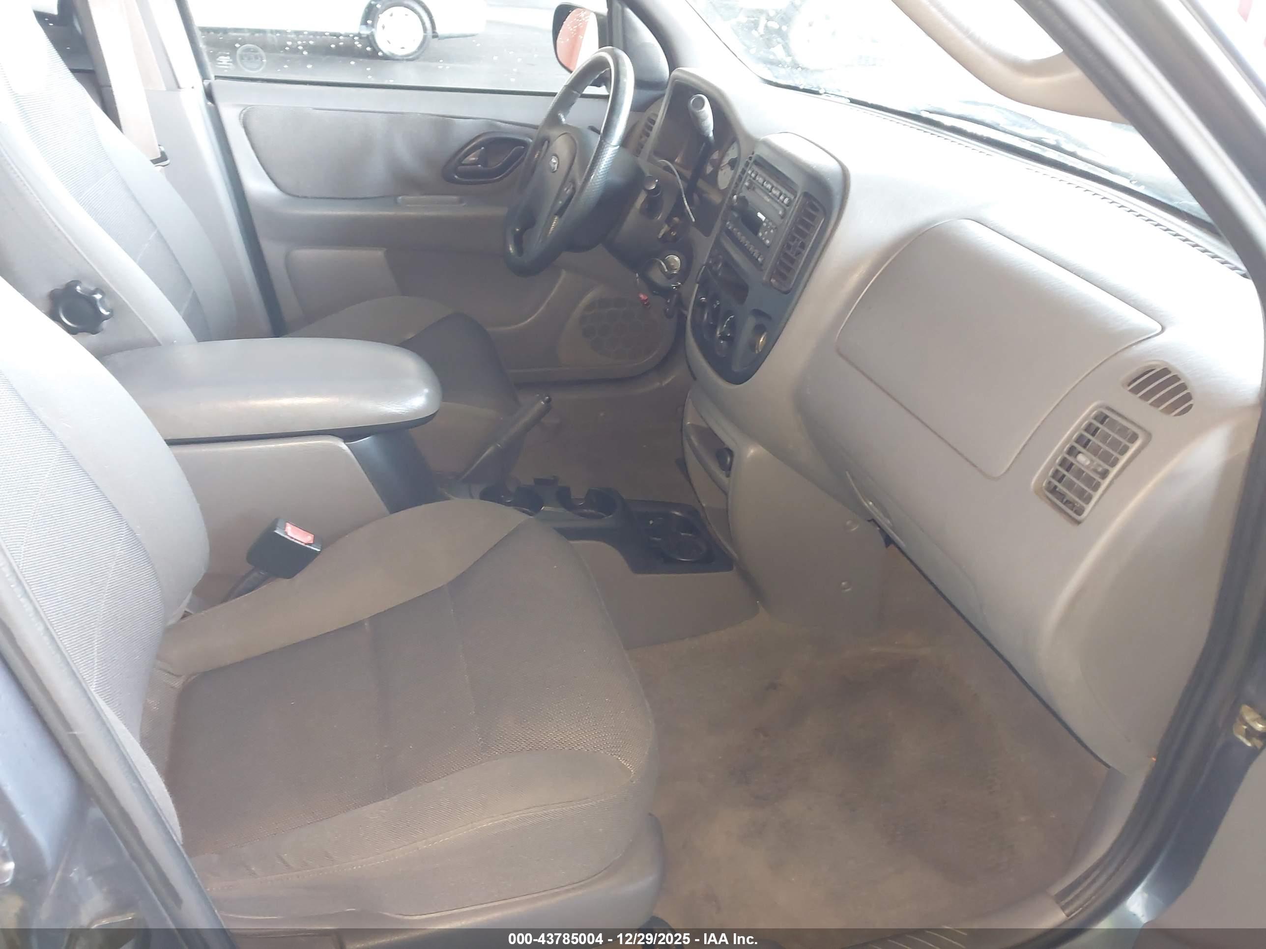 FORD ESCAPE image 5