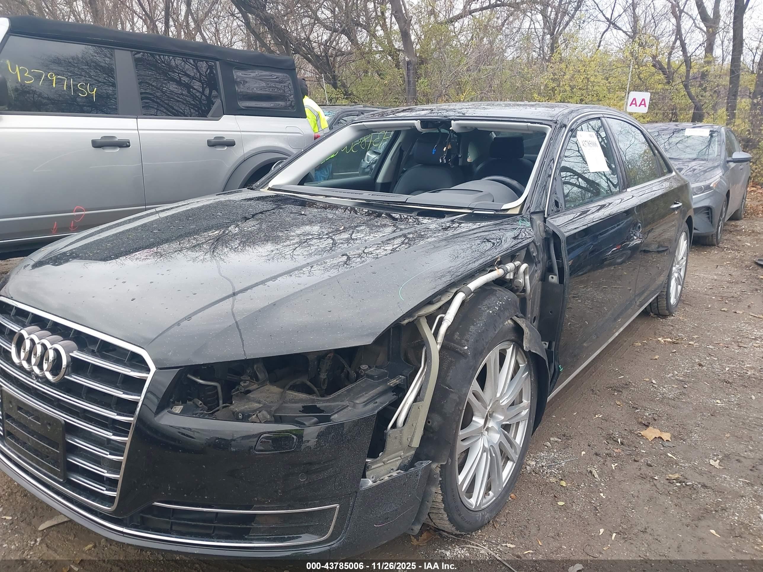 AUDI A8 image 2
