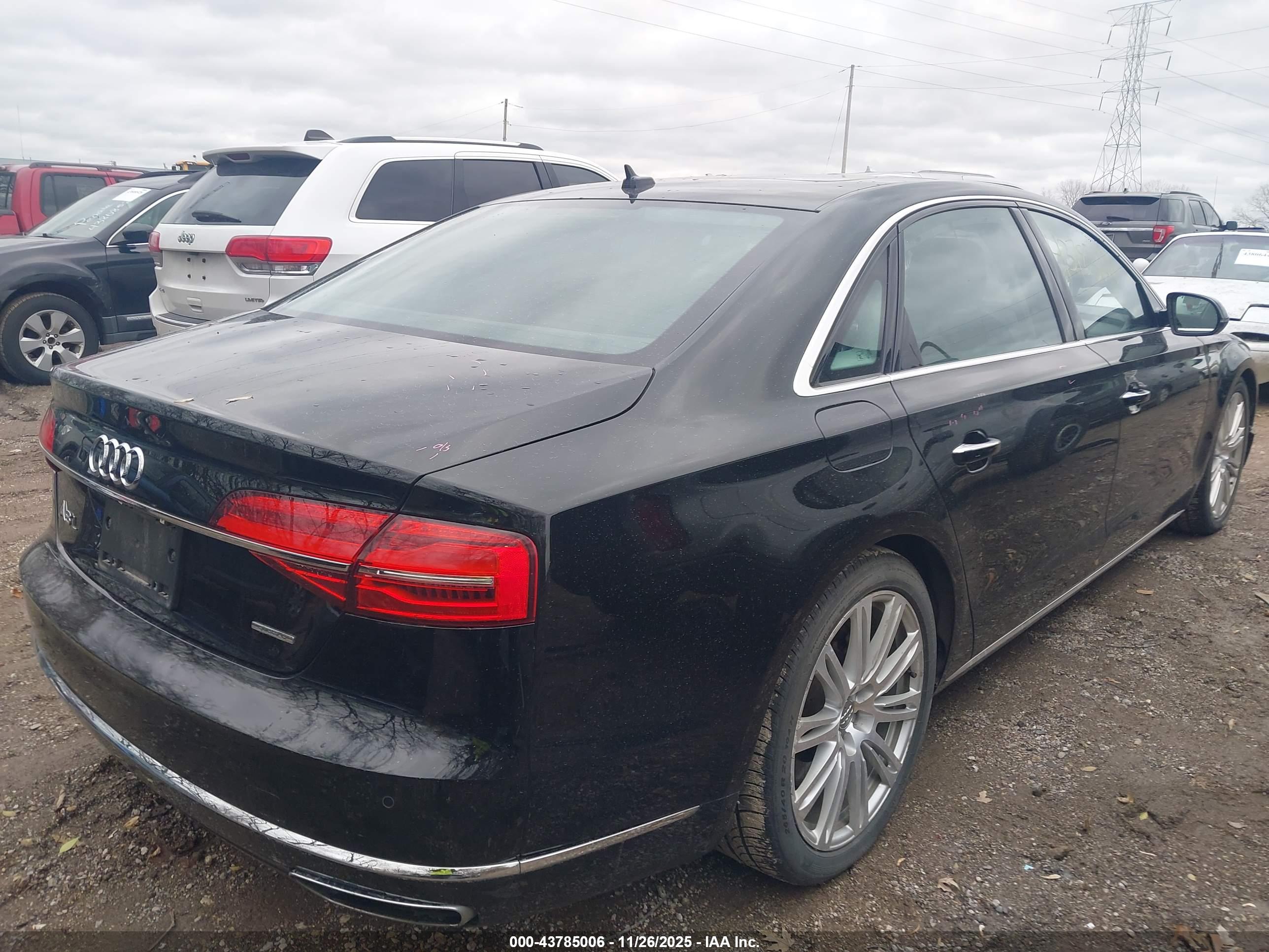 AUDI A8 image 4