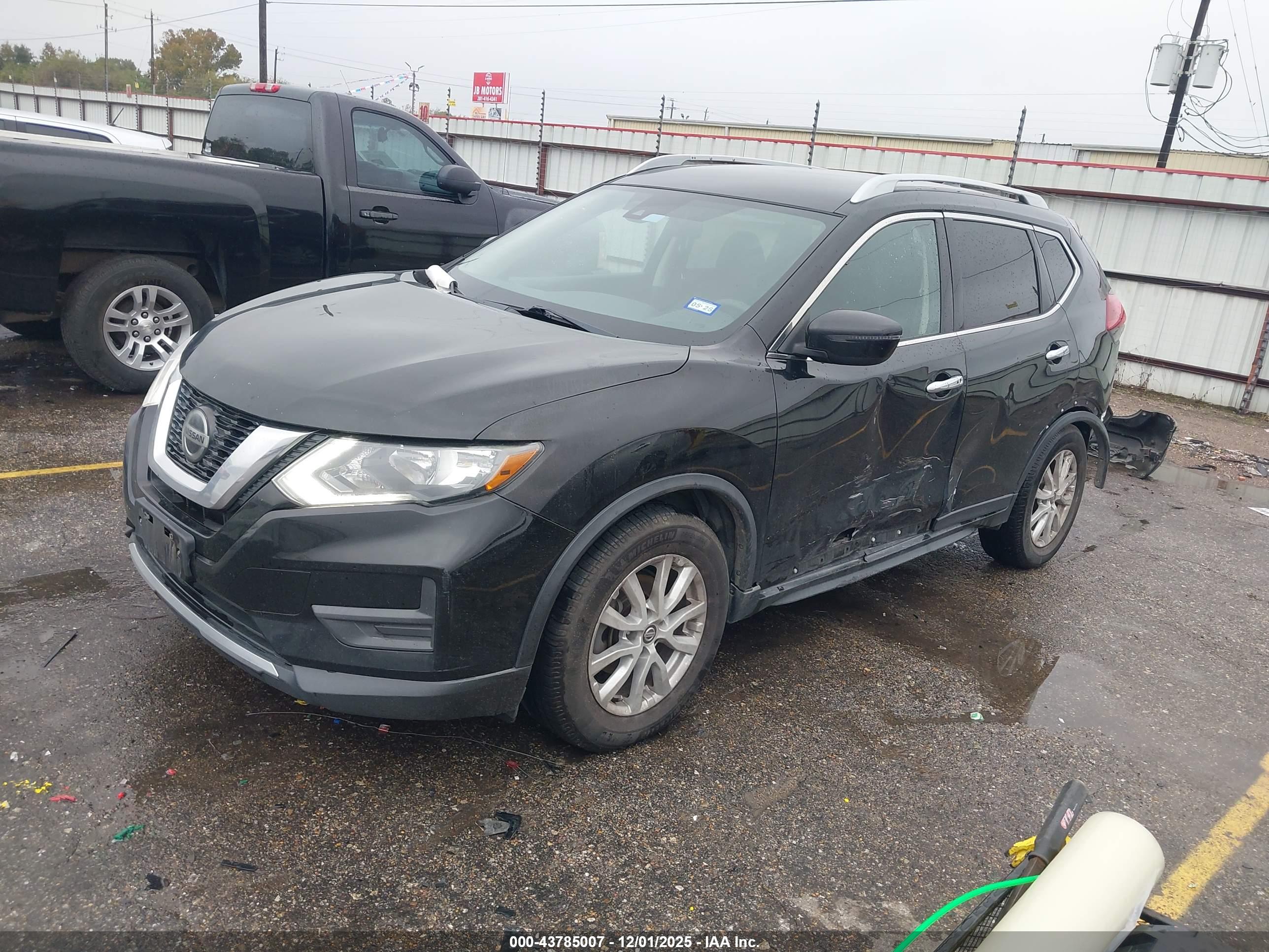 NISSAN ROGUE image 2