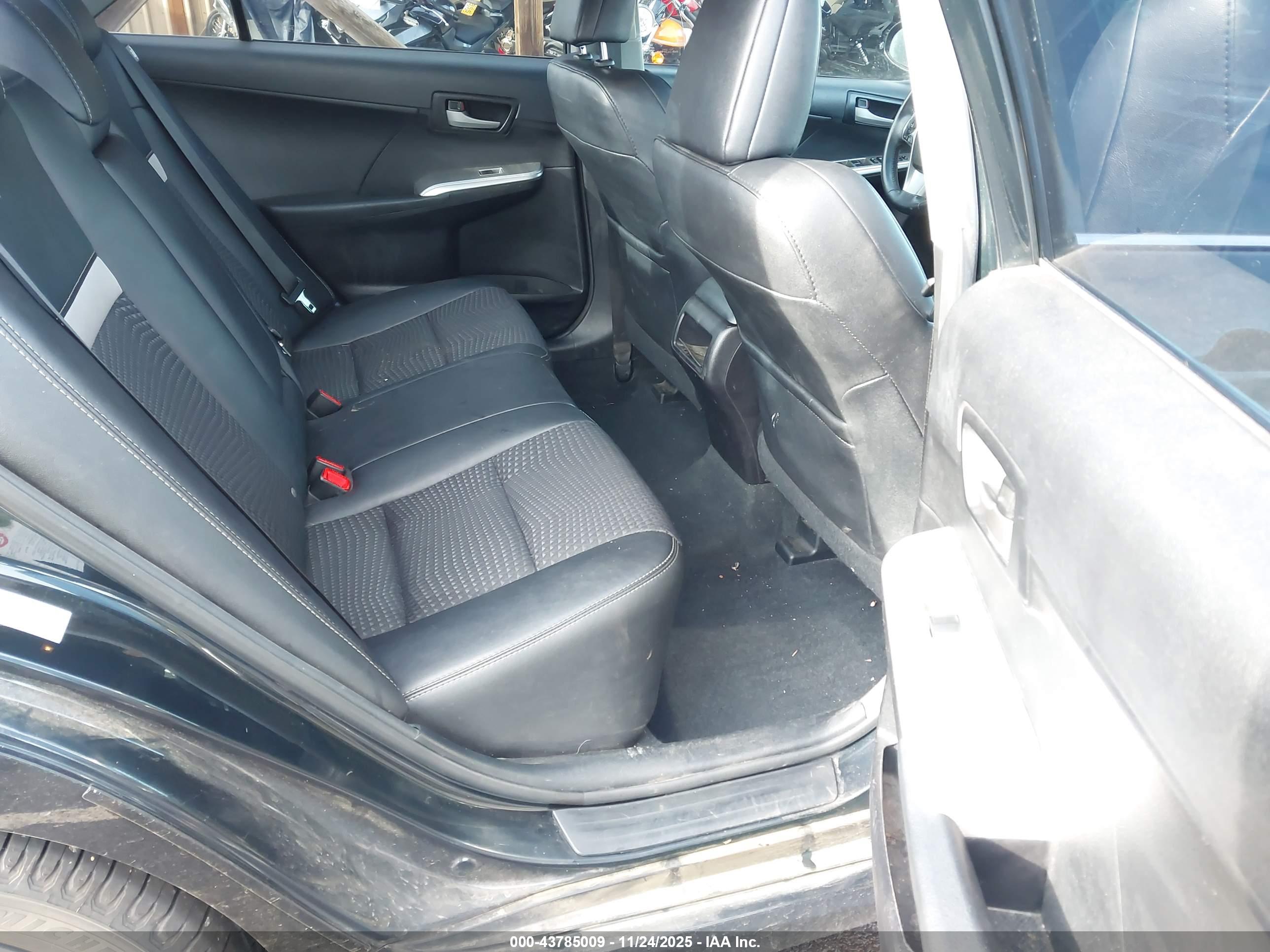 TOYOTA CAMRY image 8
