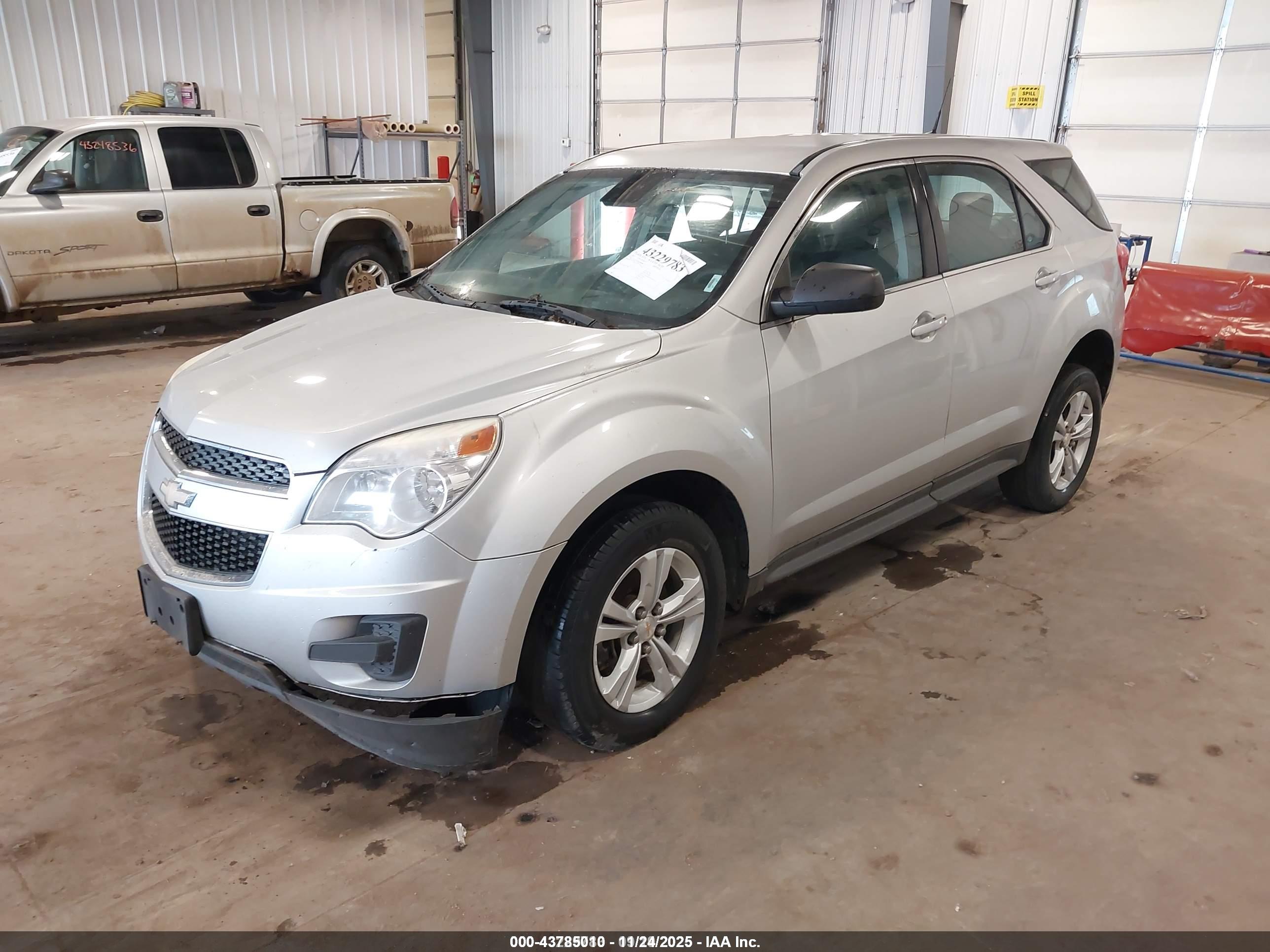 CHEVROLET EQUINOX image 2