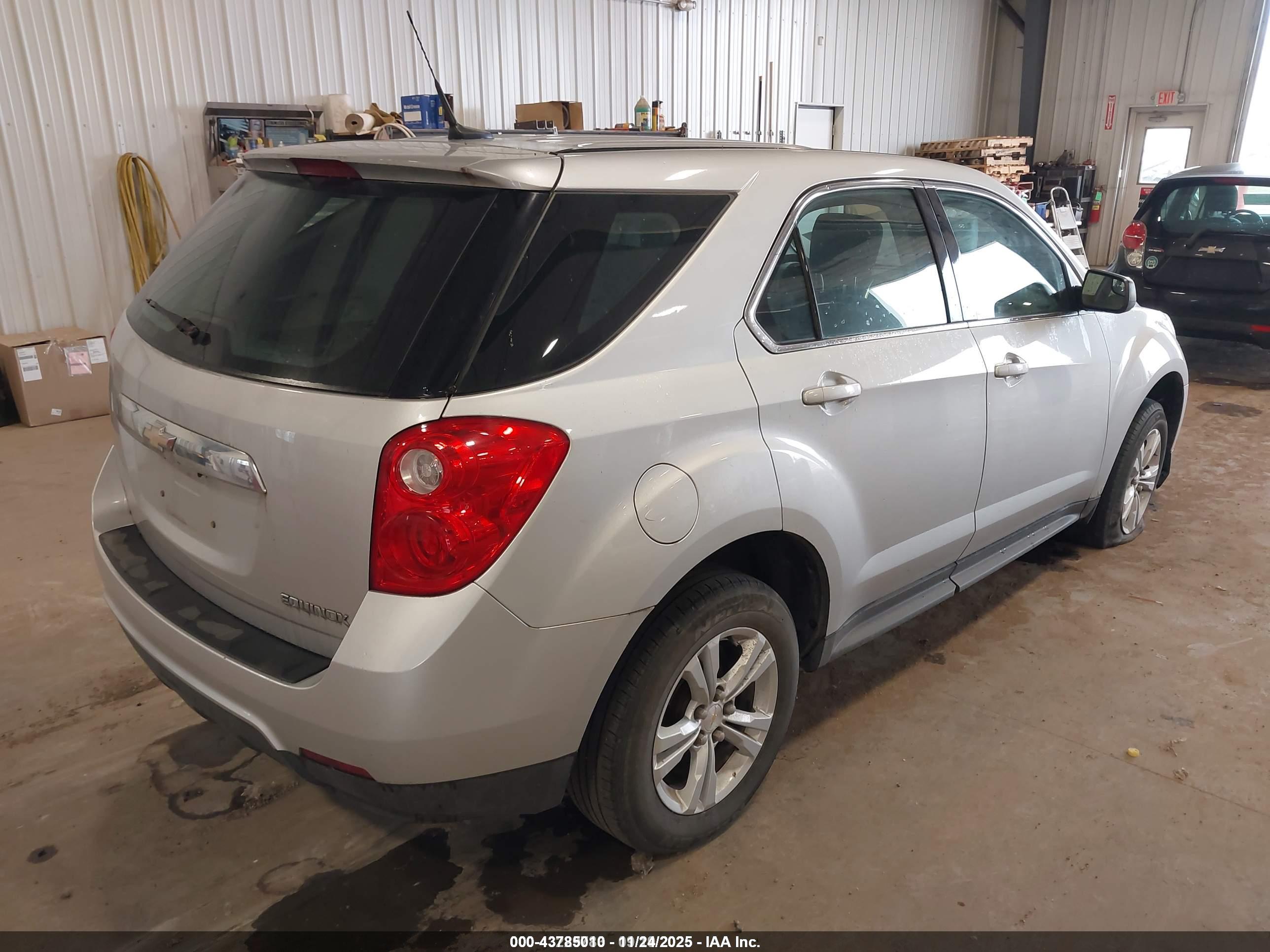 CHEVROLET EQUINOX image 4