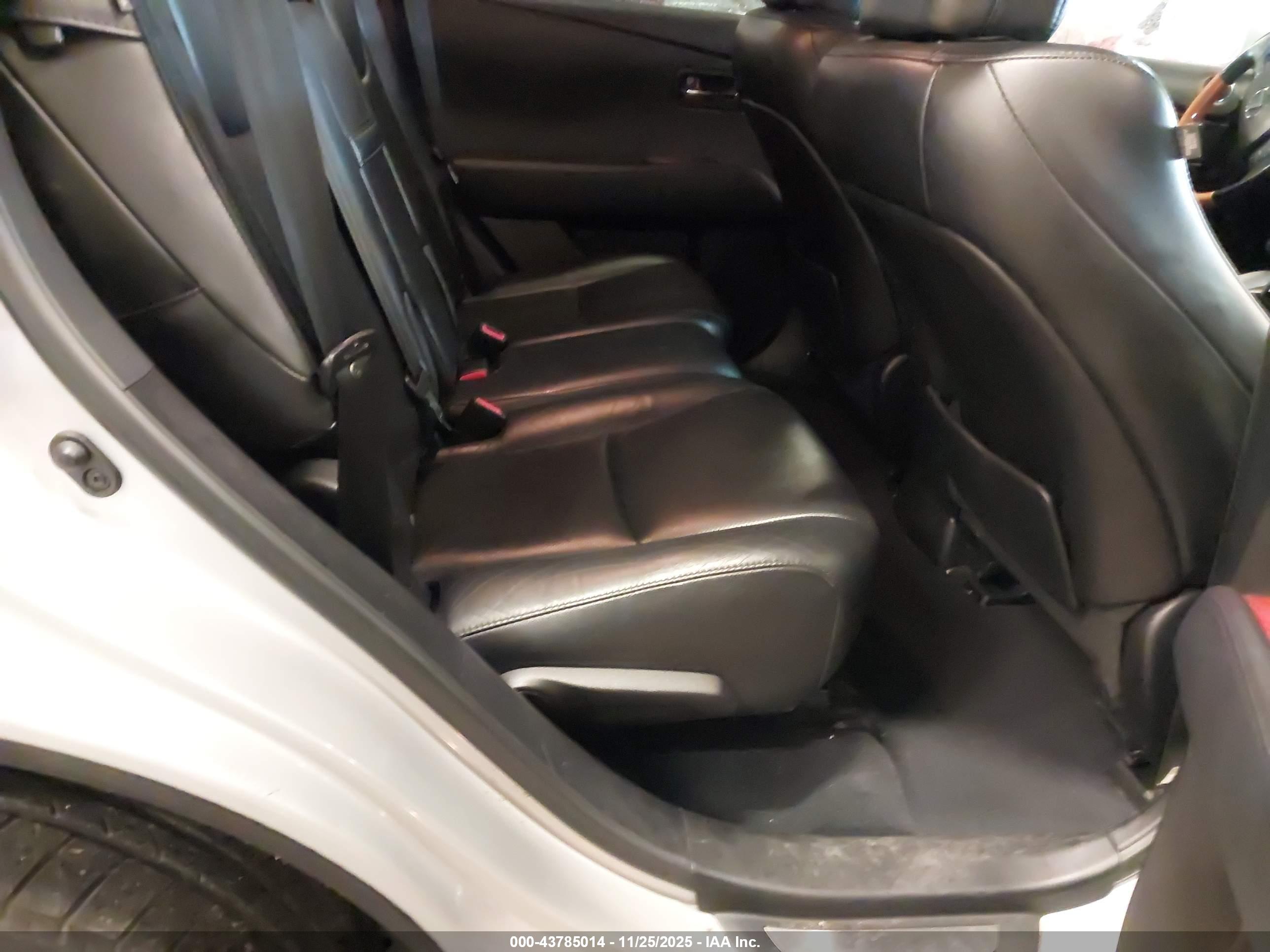 LEXUS RX image 8