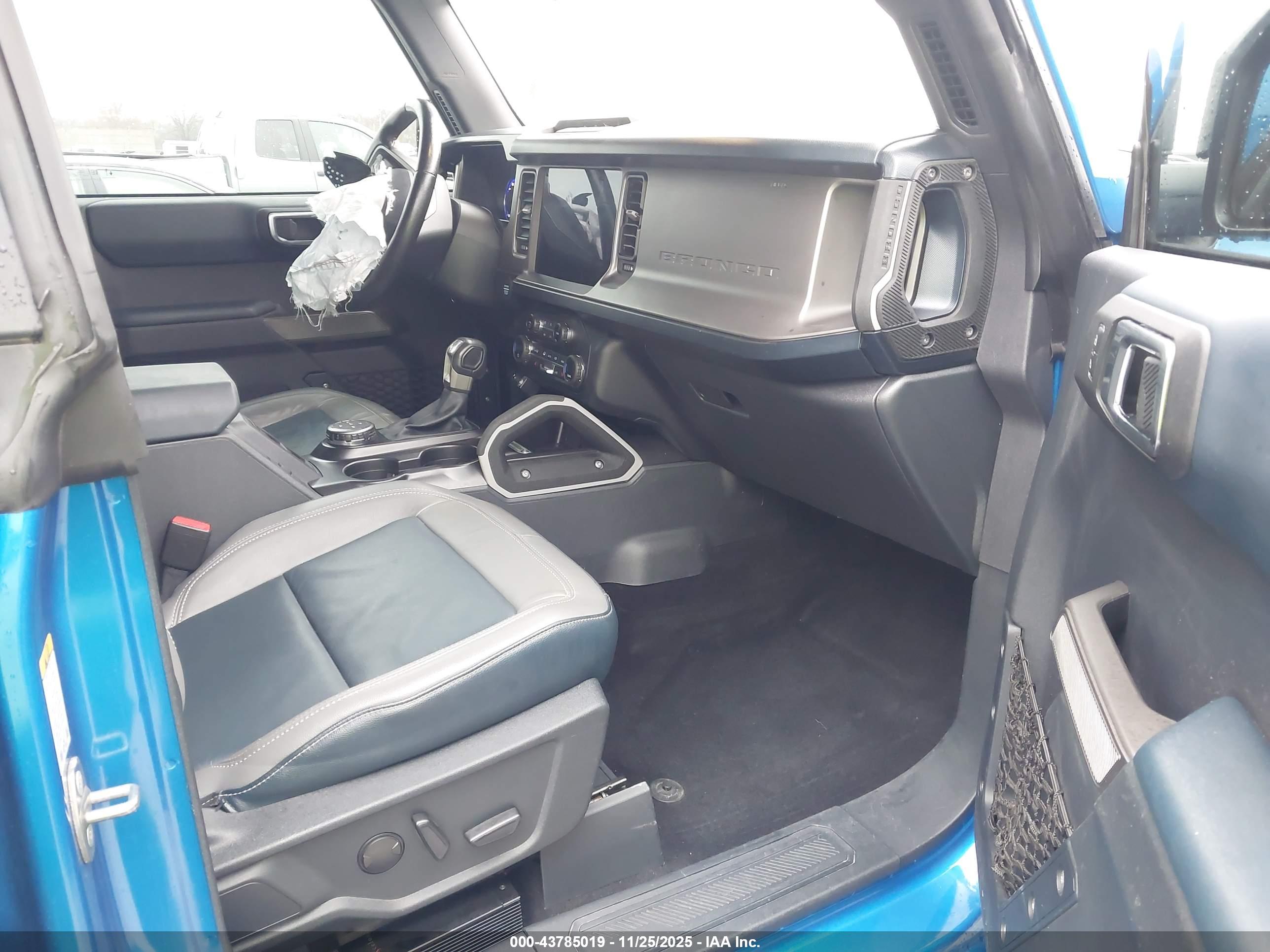 FORD BRONCO image 5