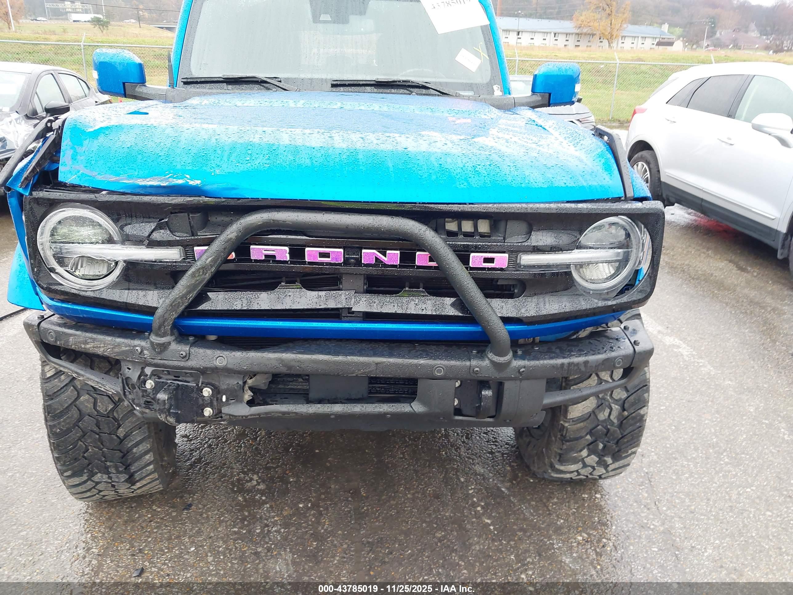 FORD BRONCO image 6