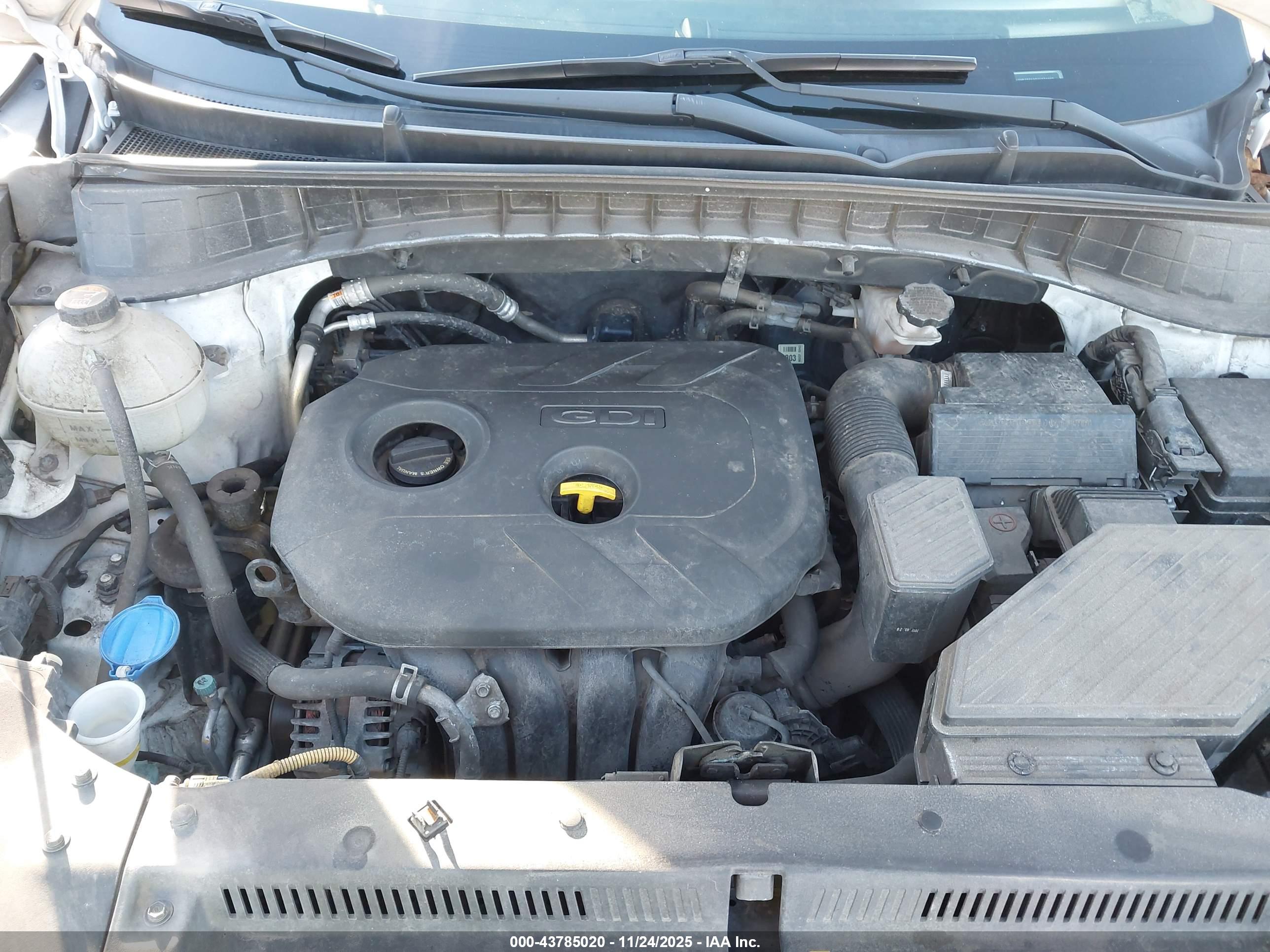 HYUNDAI TUCSON image 10