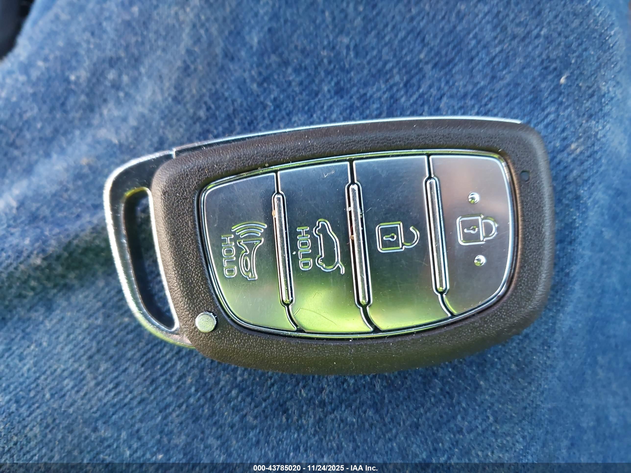 HYUNDAI TUCSON image 11