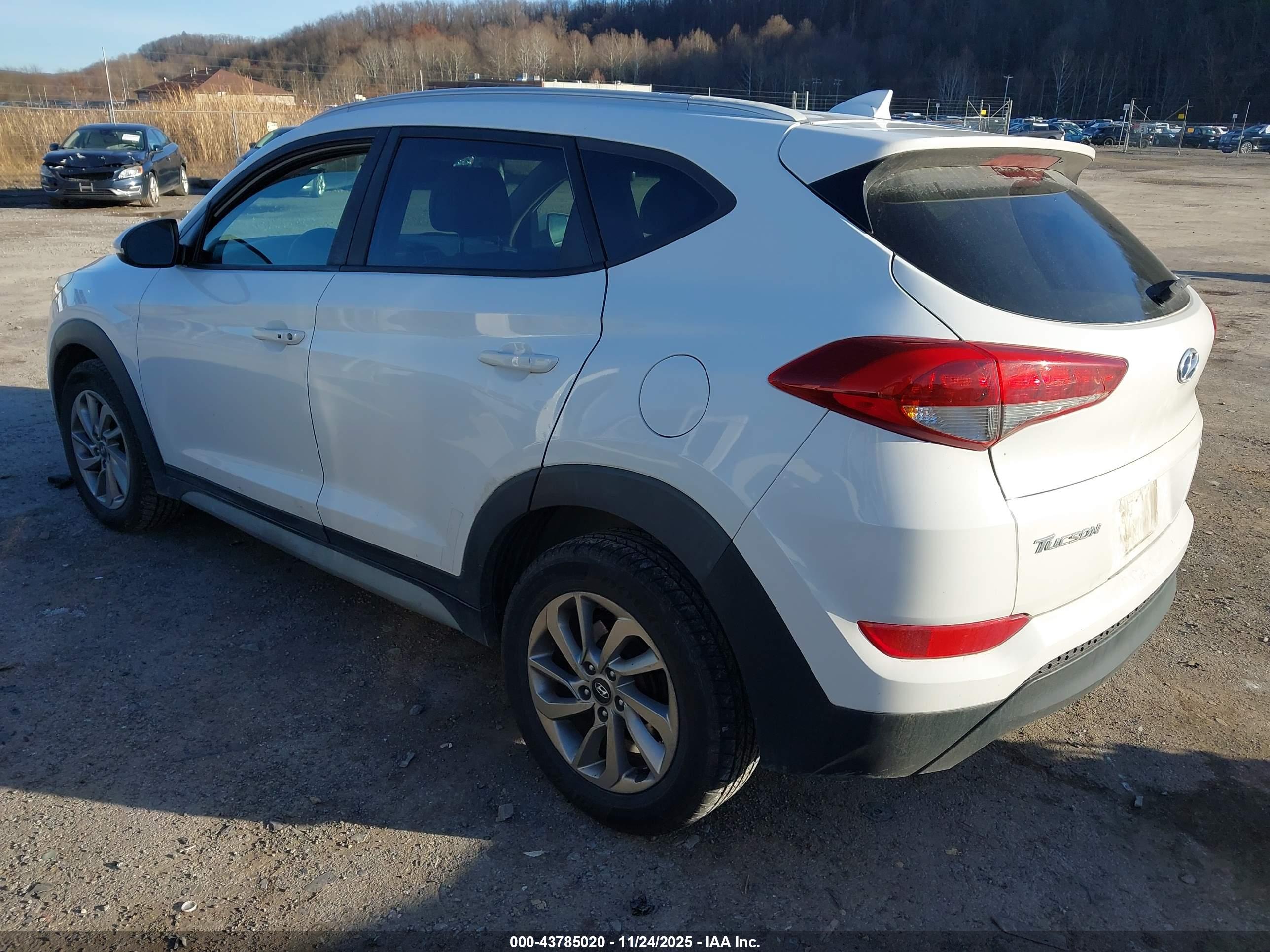 HYUNDAI TUCSON image 3