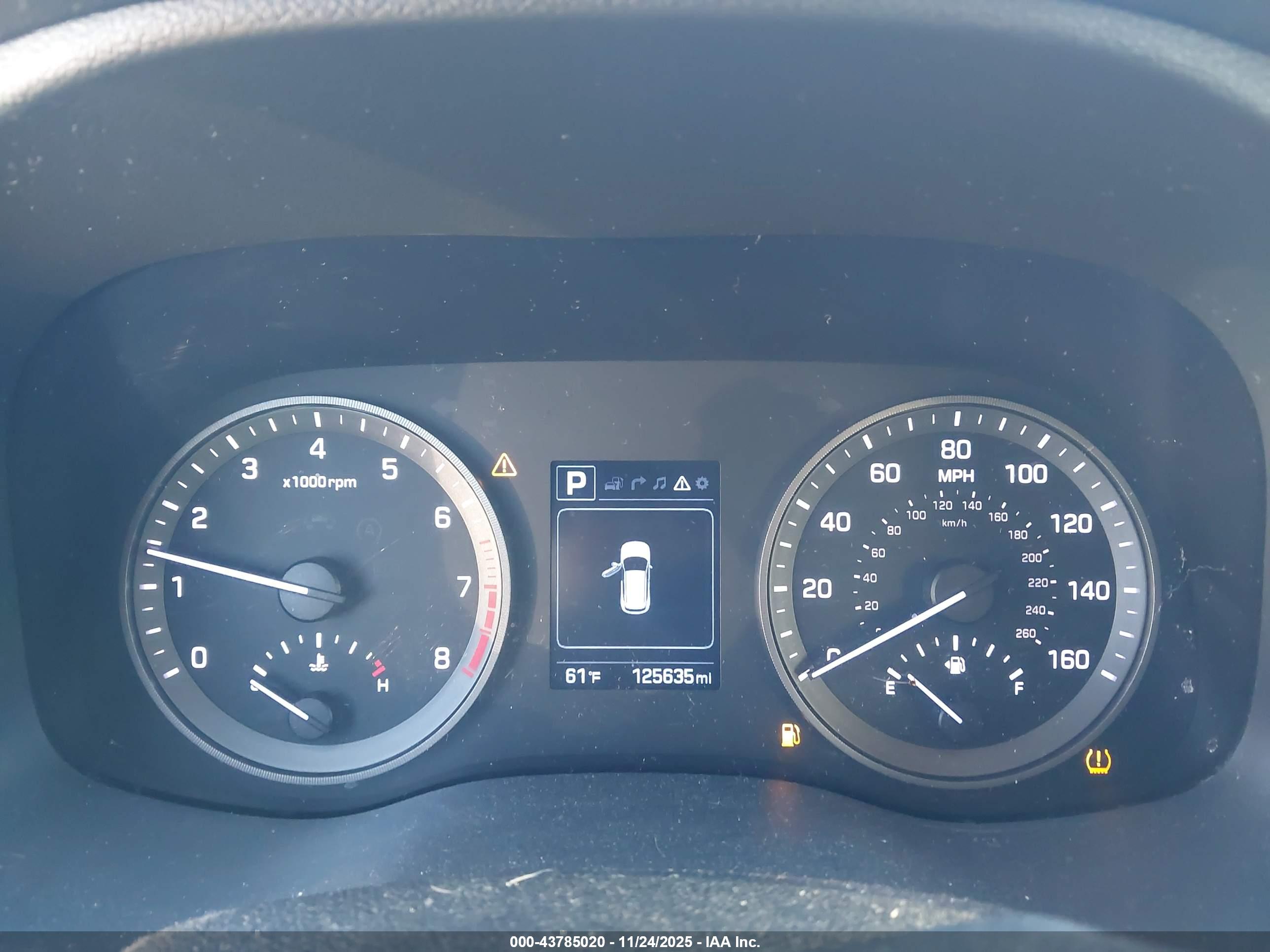 HYUNDAI TUCSON image 7