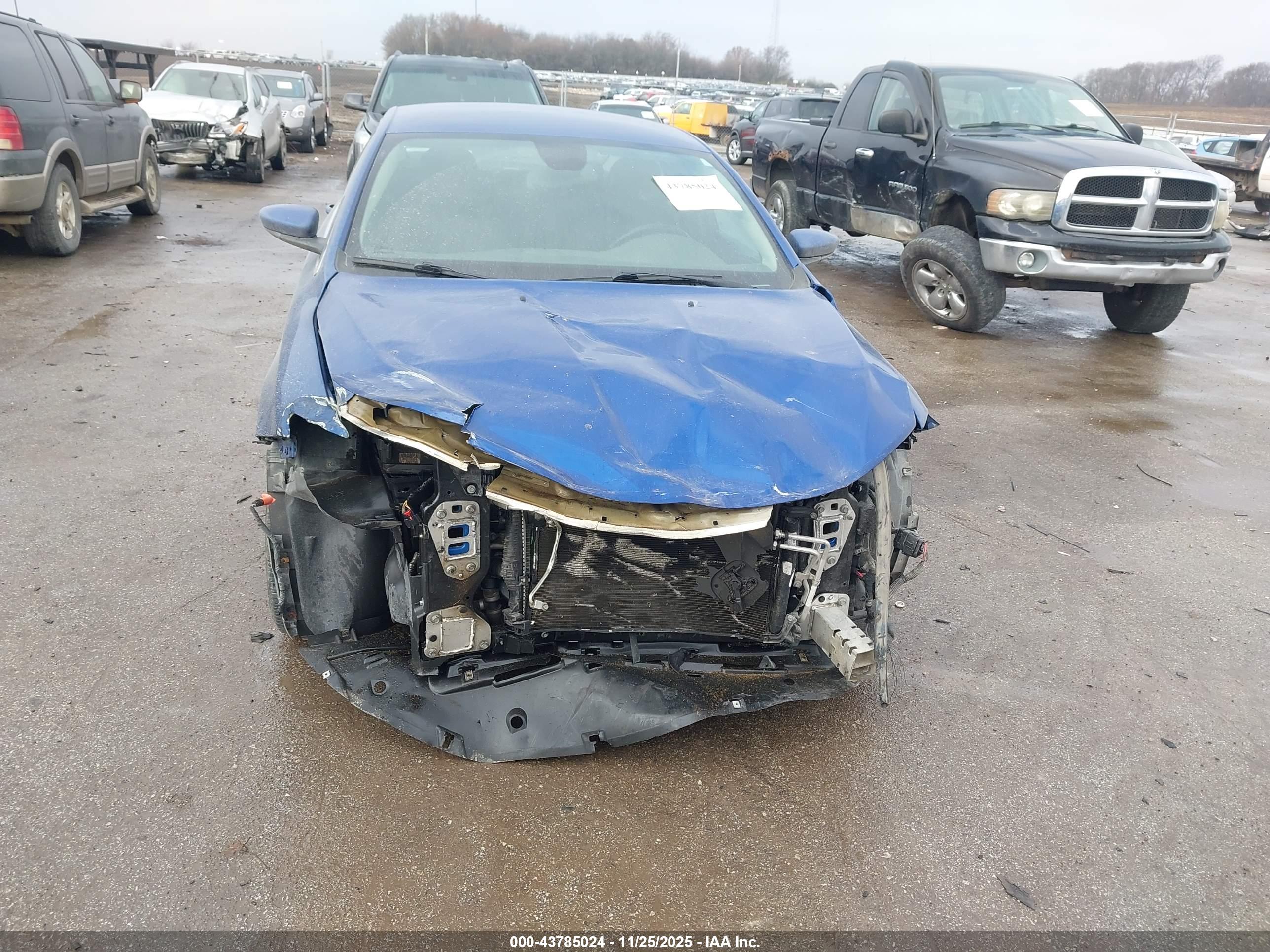 CHRYSLER 200 image 6