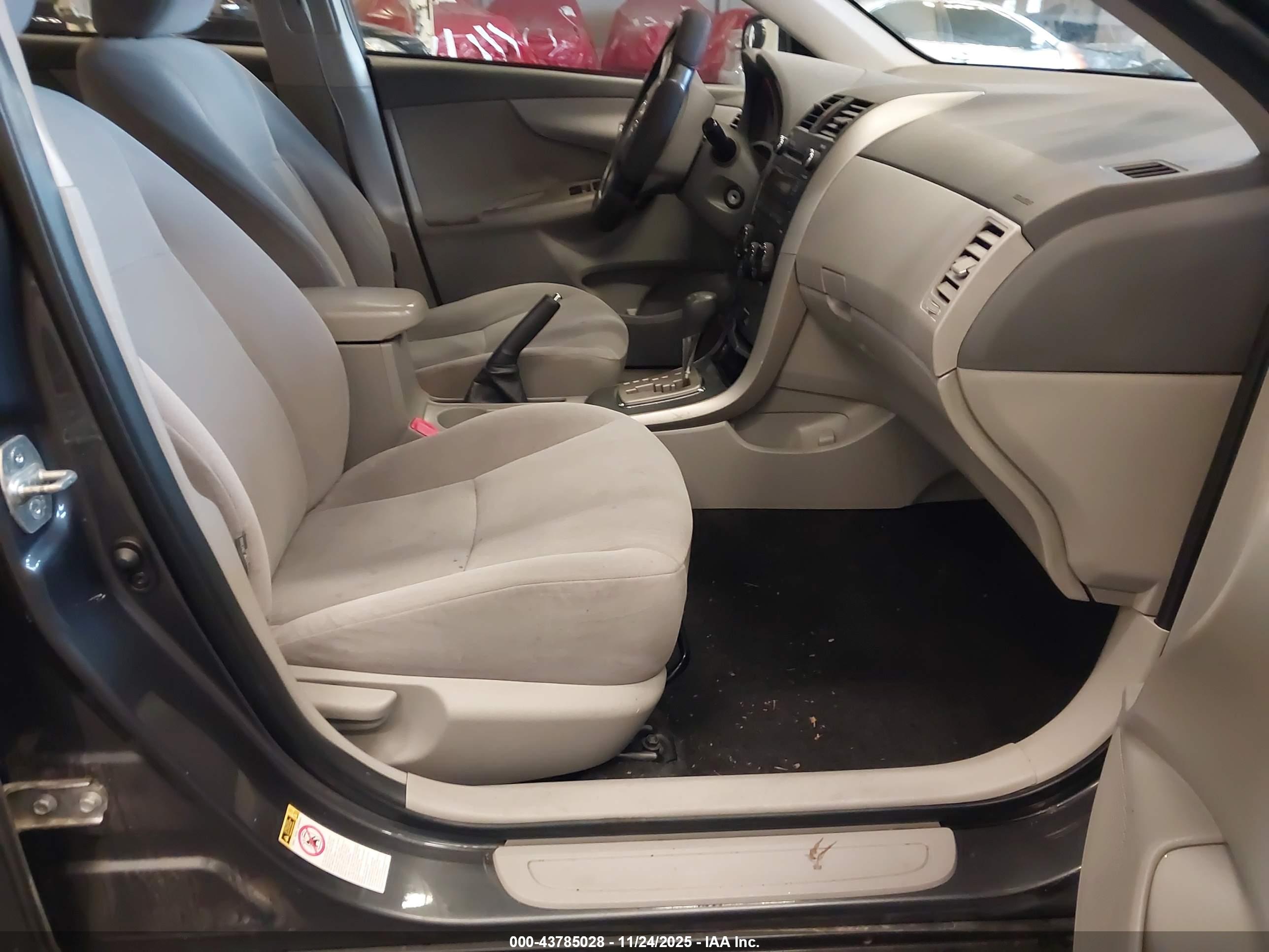 TOYOTA COROLLA image 5