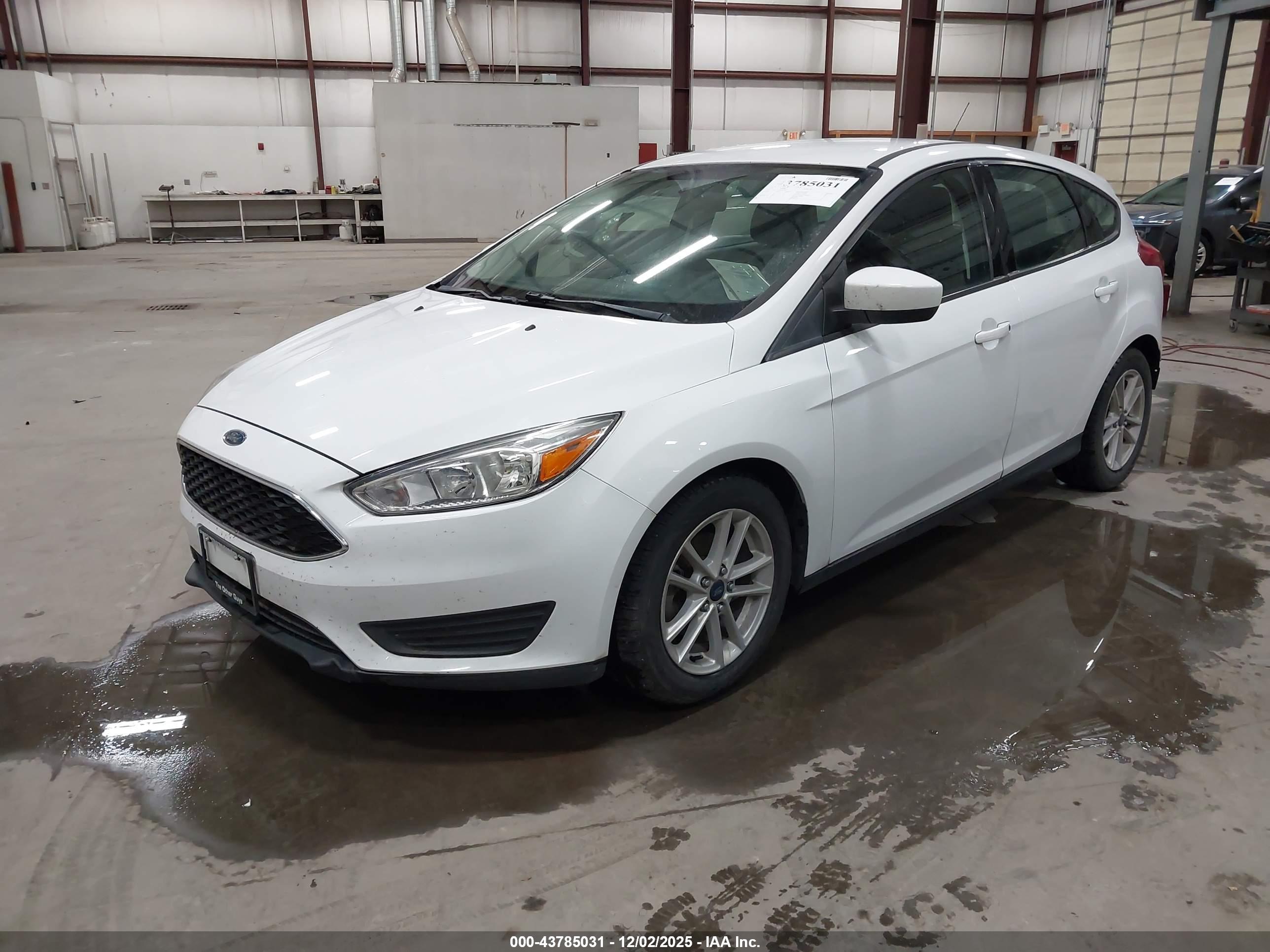 FORD FOCUS image 2