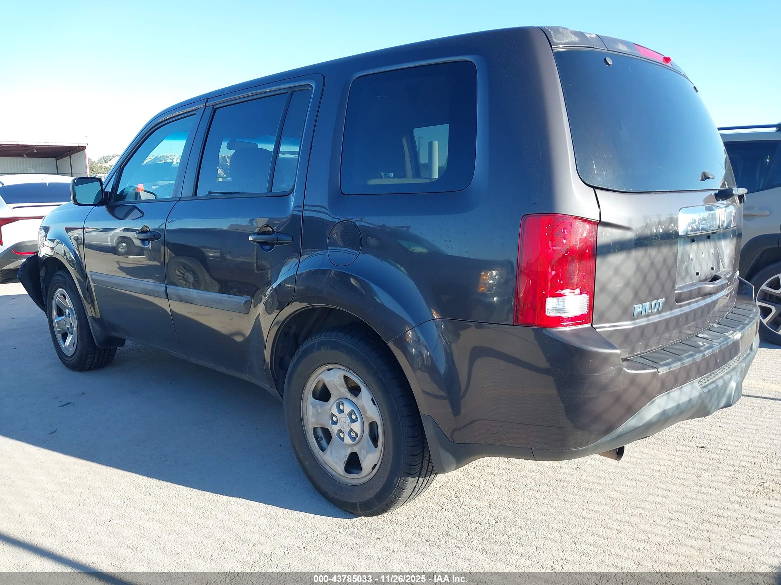 HONDA PILOT image 3
