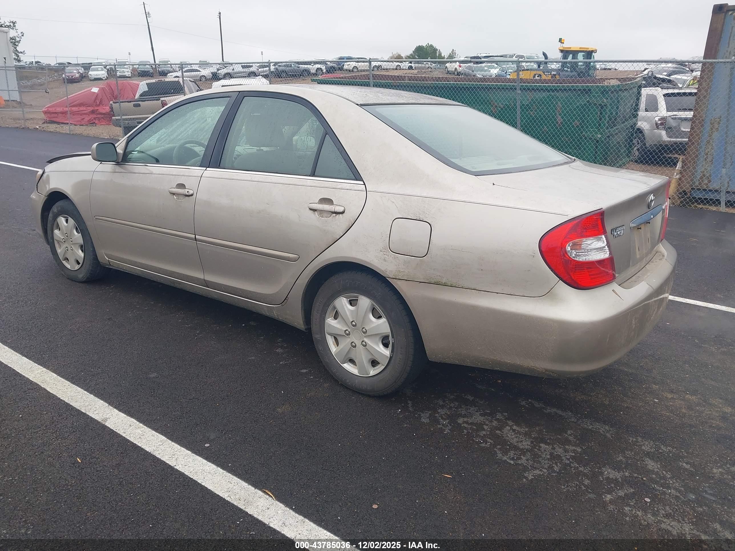 TOYOTA CAMRY image 3