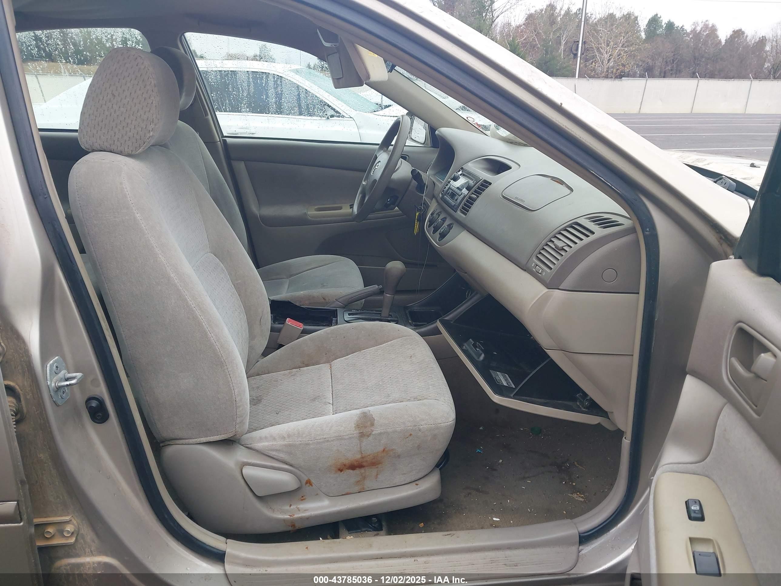 TOYOTA CAMRY image 5