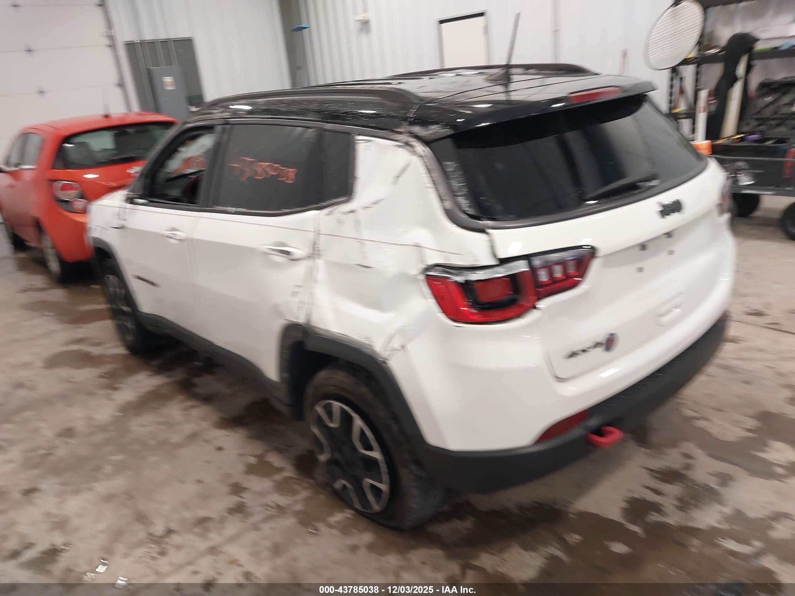 JEEP COMPASS image 3