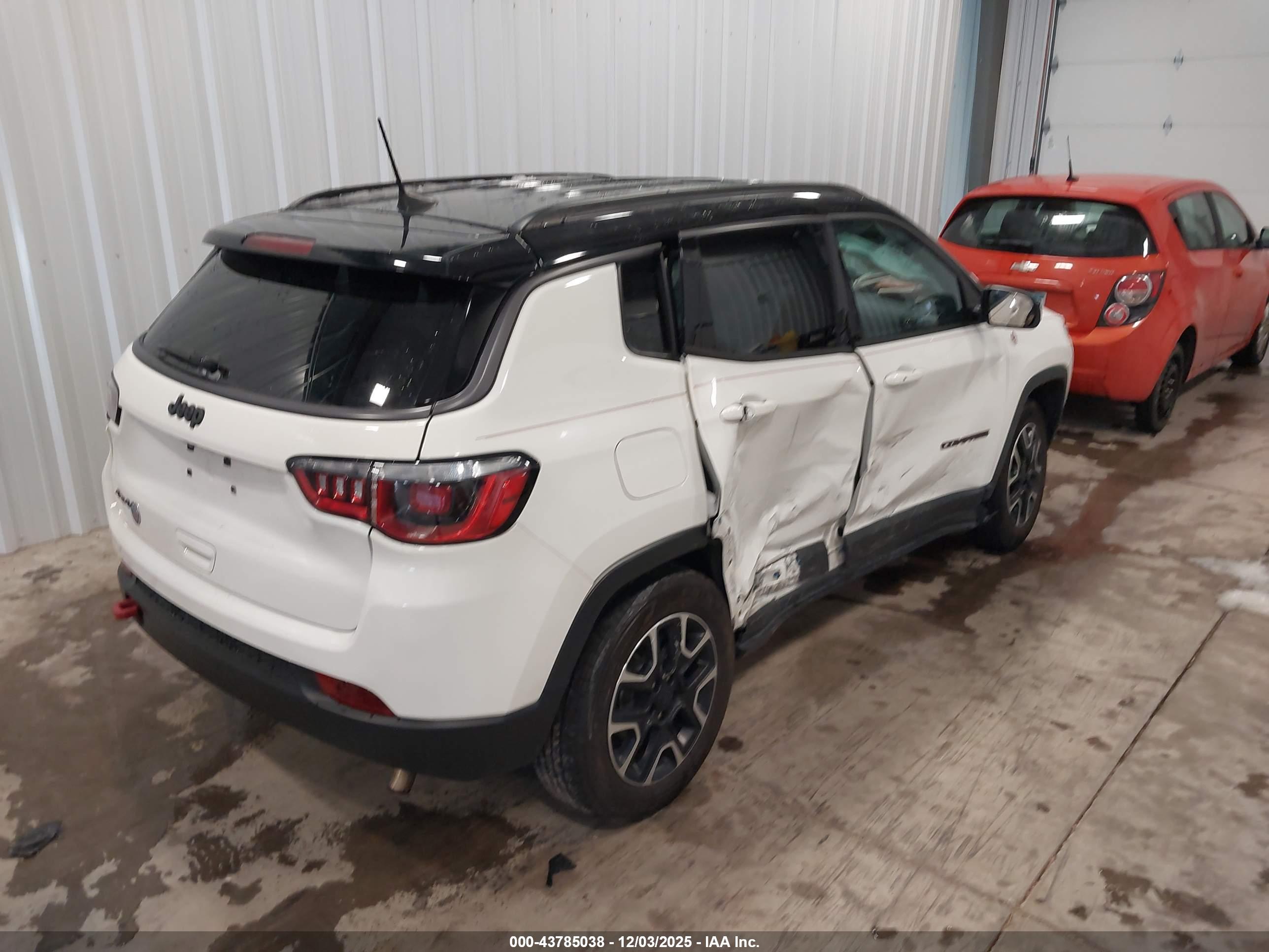 JEEP COMPASS image 4