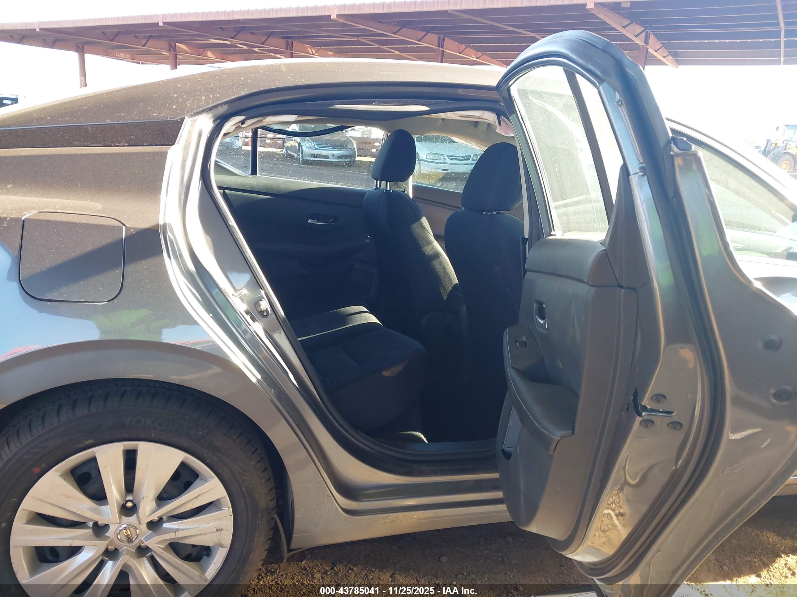 NISSAN SENTRA image 8
