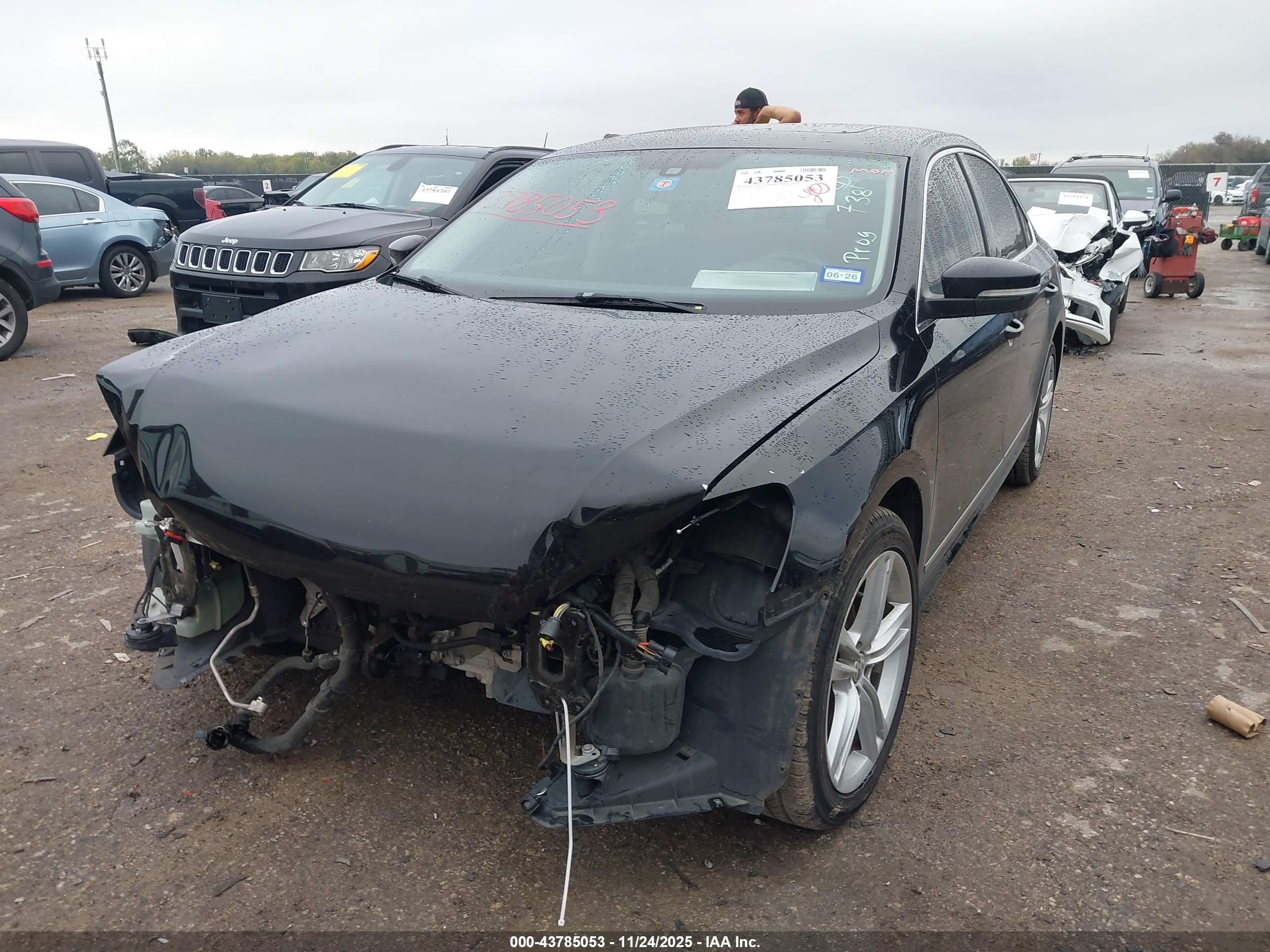 VOLKSWAGEN PASSAT image 2