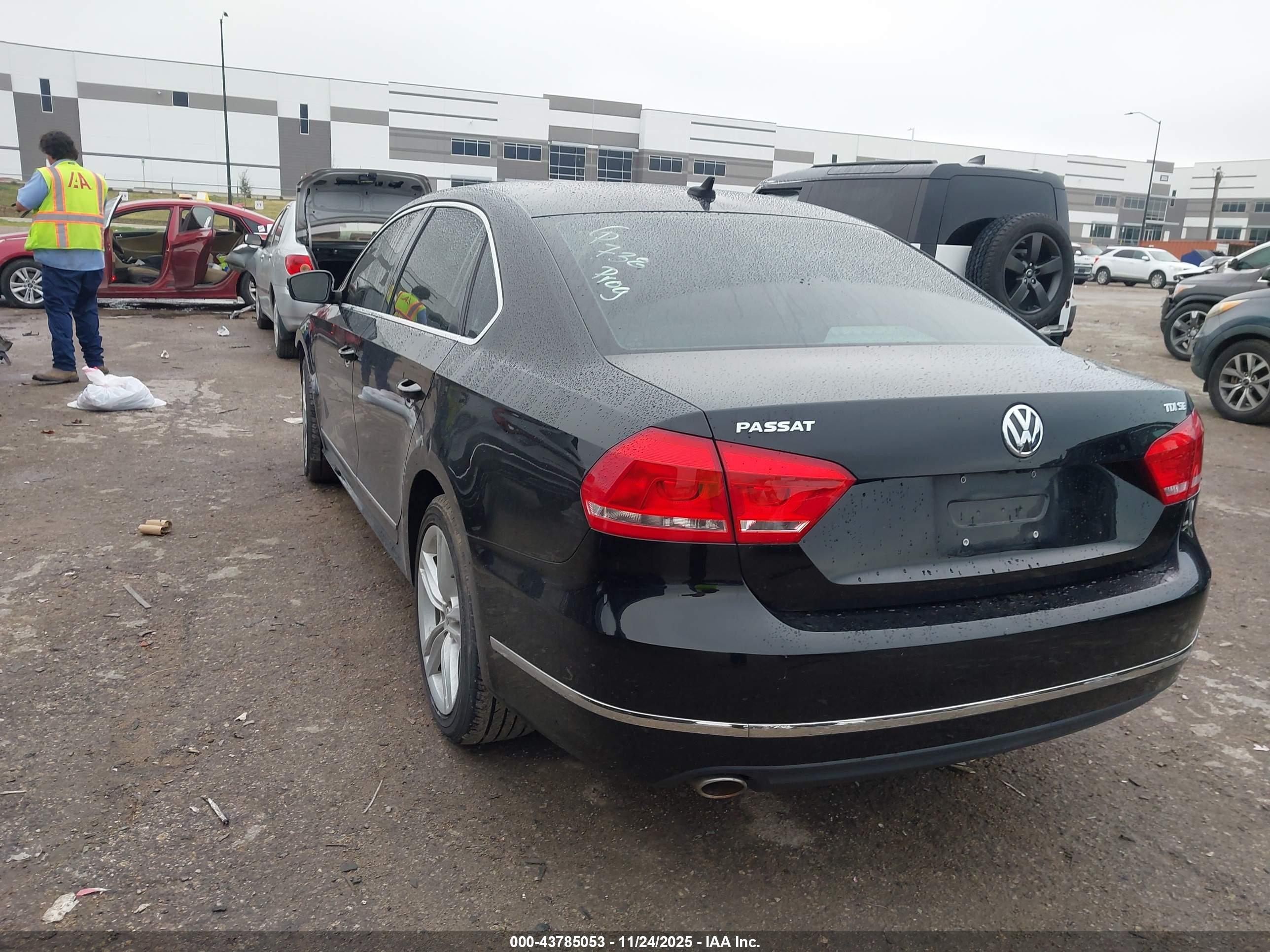 VOLKSWAGEN PASSAT image 3