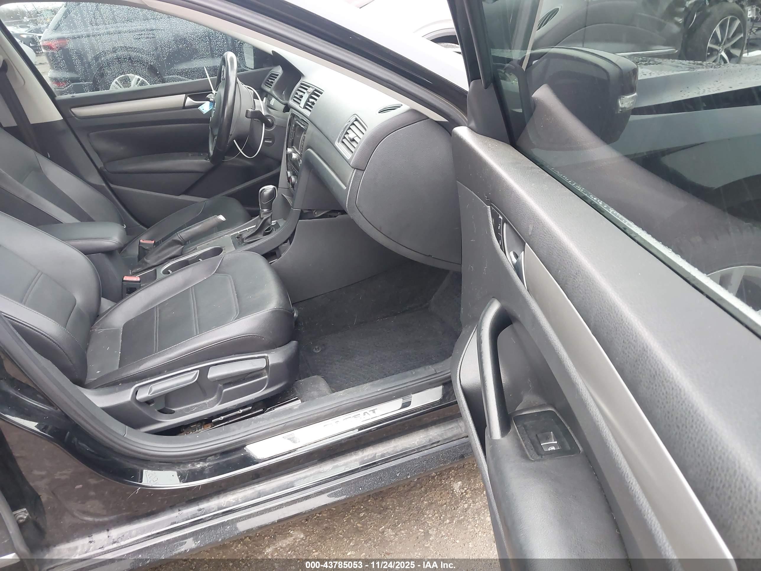 VOLKSWAGEN PASSAT image 5