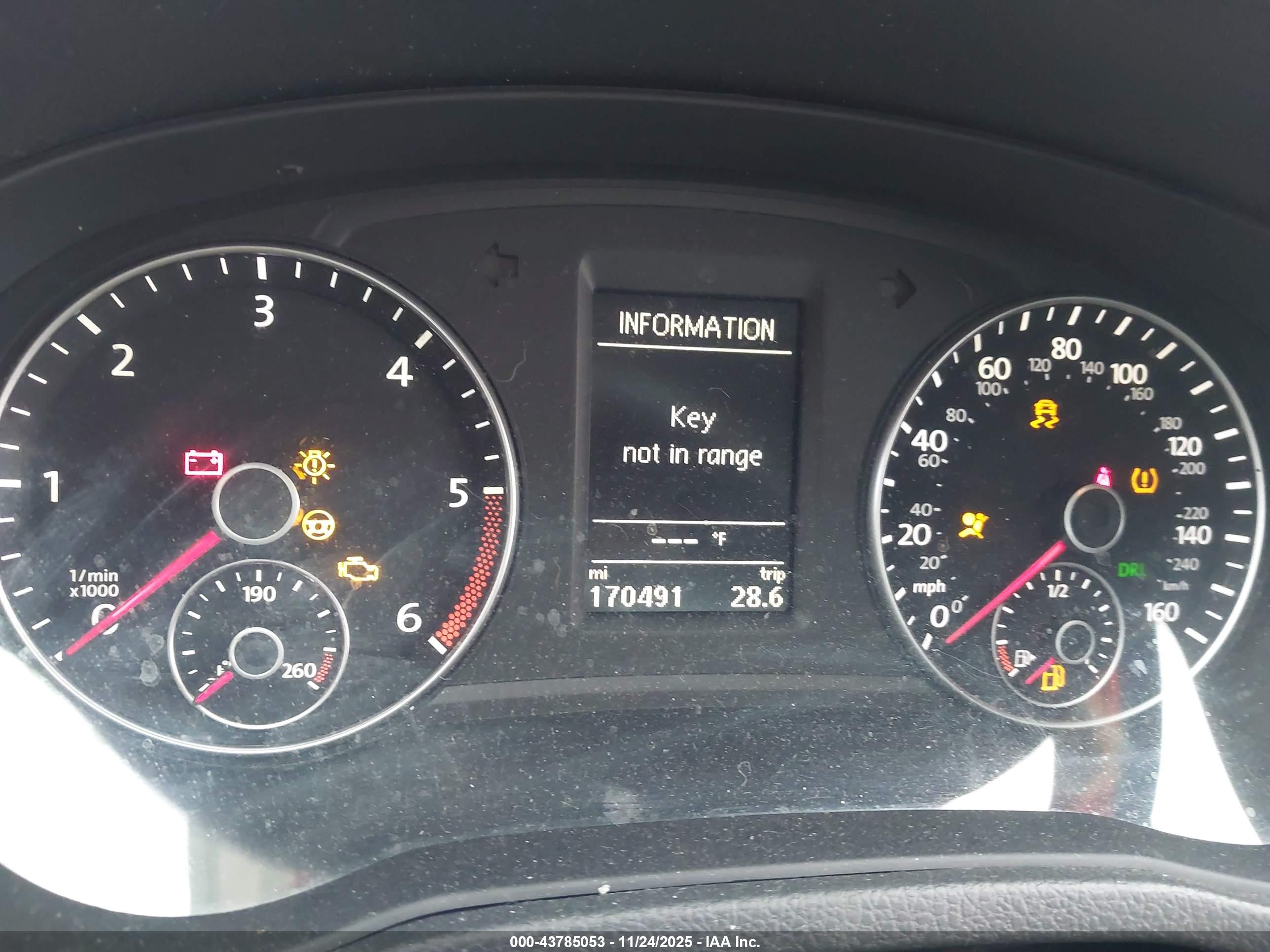 VOLKSWAGEN PASSAT image 7