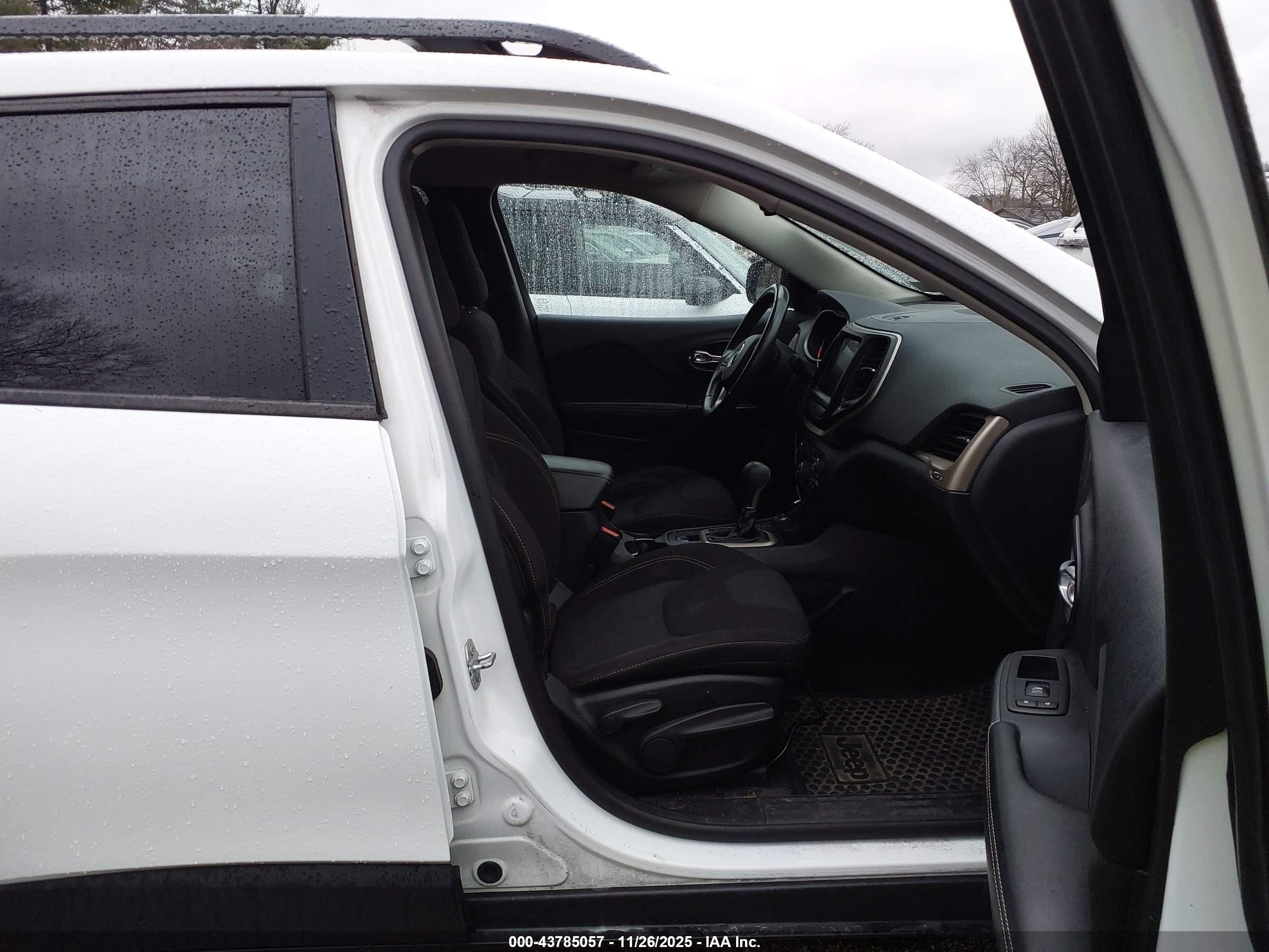 JEEP CHEROKEE image 5