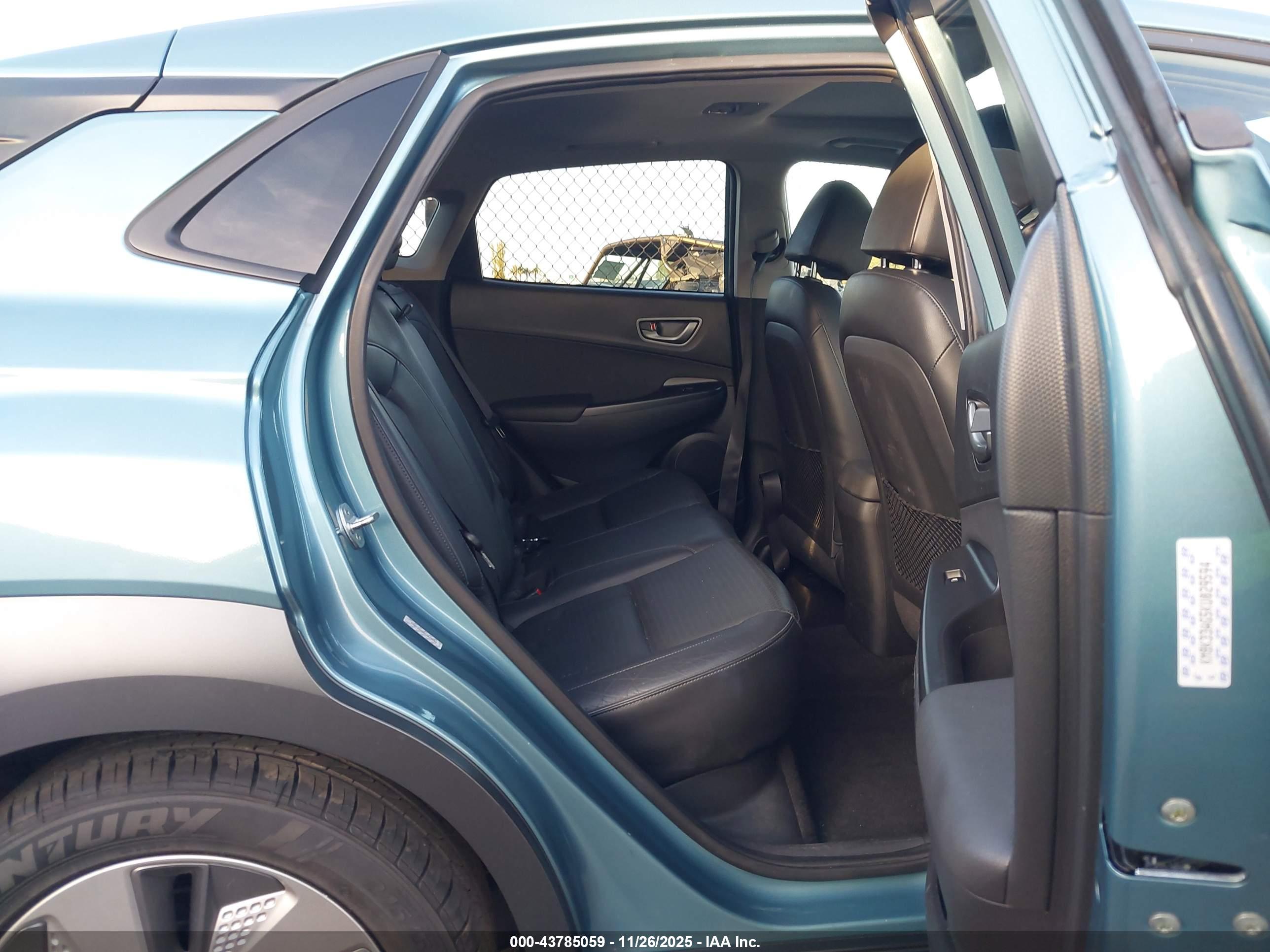 HYUNDAI KONA image 8
