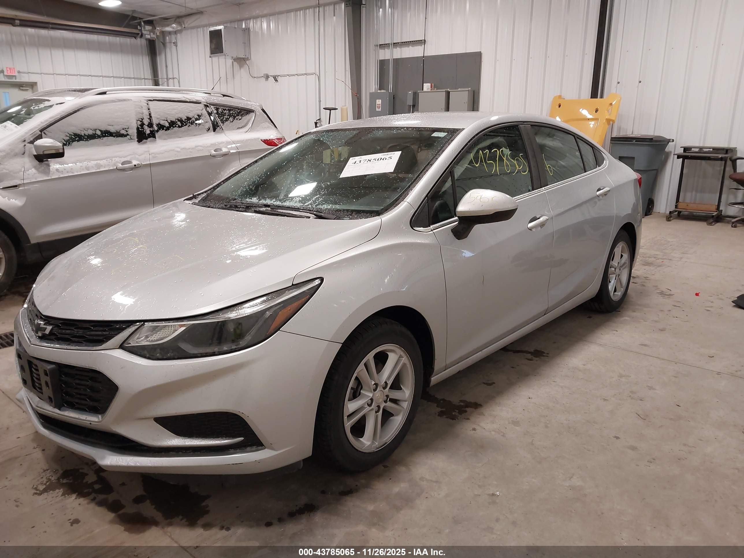 CHEVROLET CRUZE image 2
