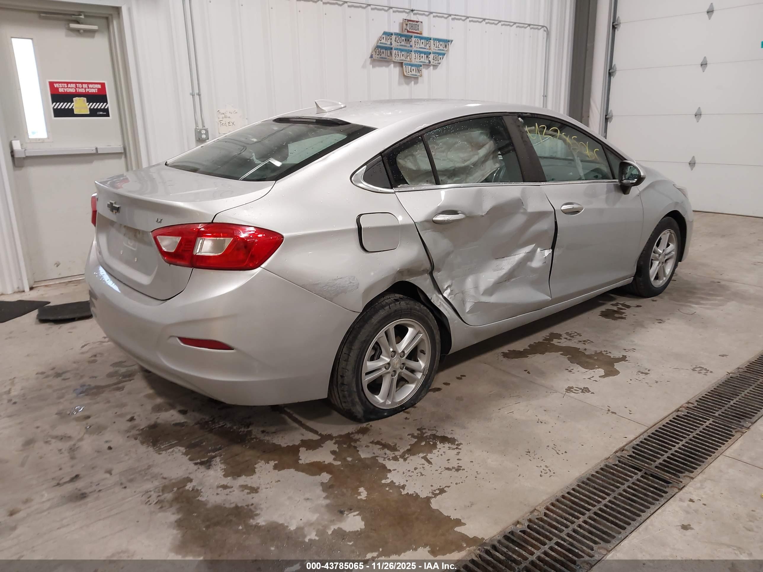 CHEVROLET CRUZE image 4