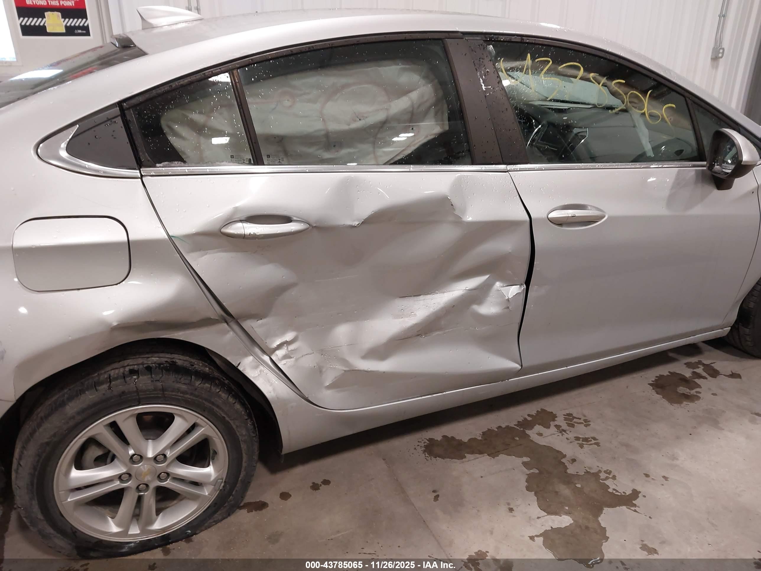 CHEVROLET CRUZE image 6
