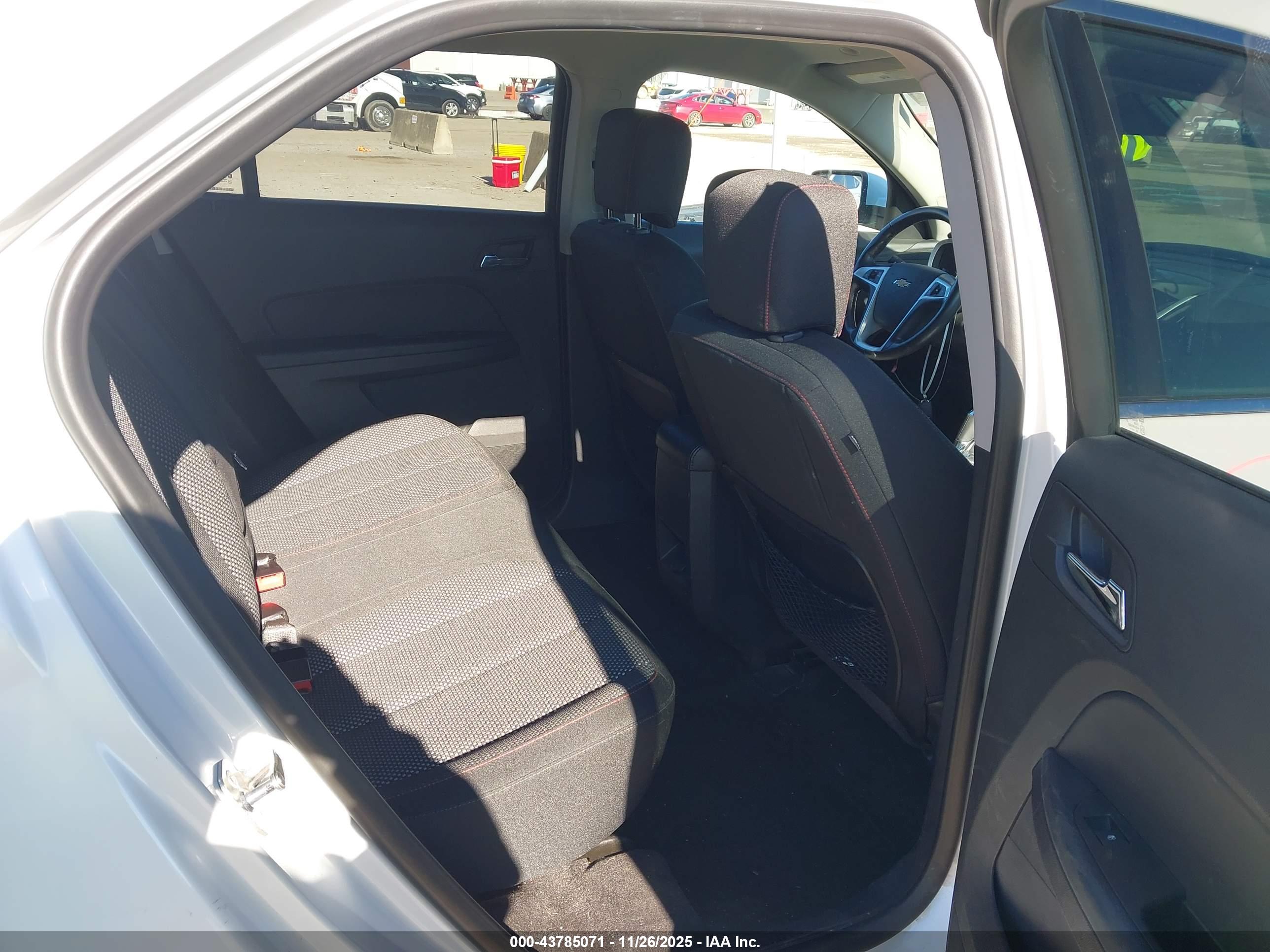 CHEVROLET EQUINOX image 8