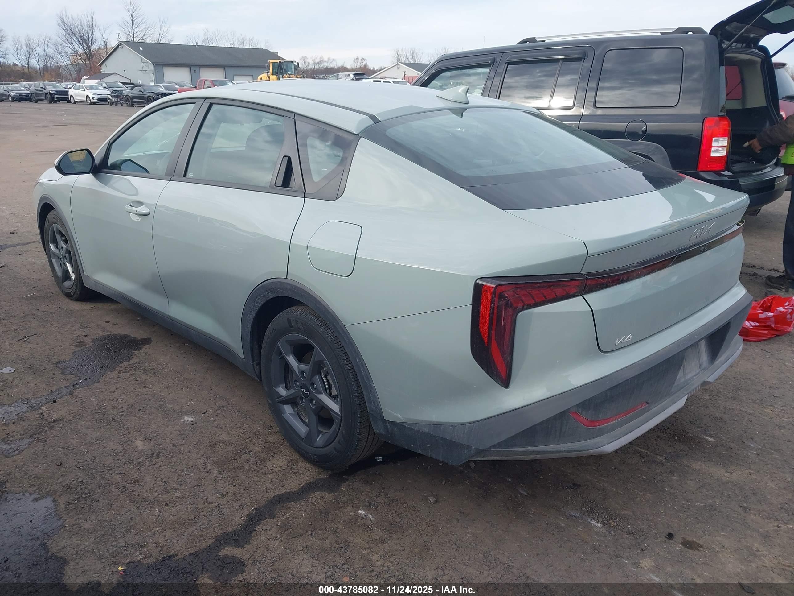 KIA K4 image 3