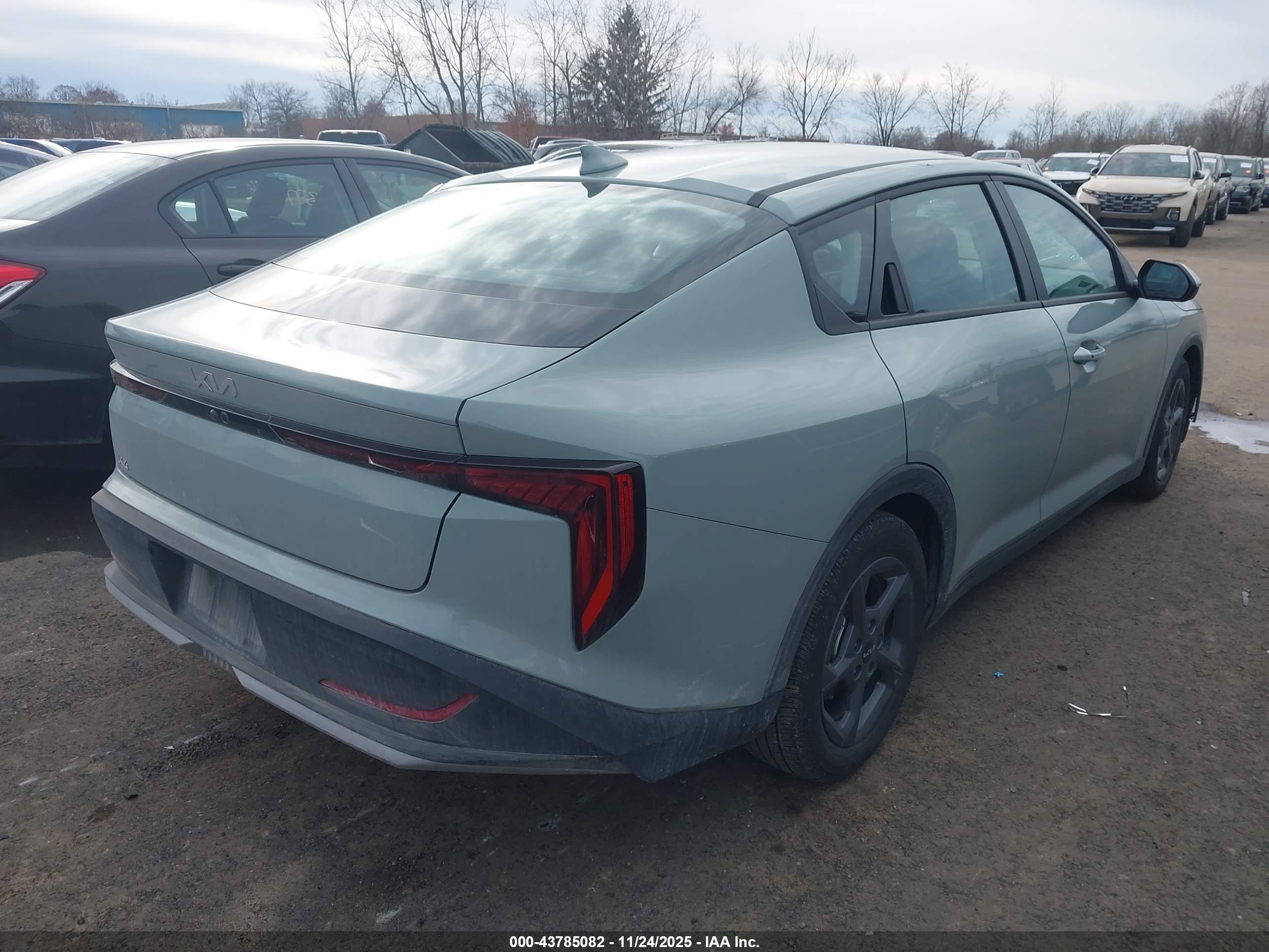 KIA K4 image 4