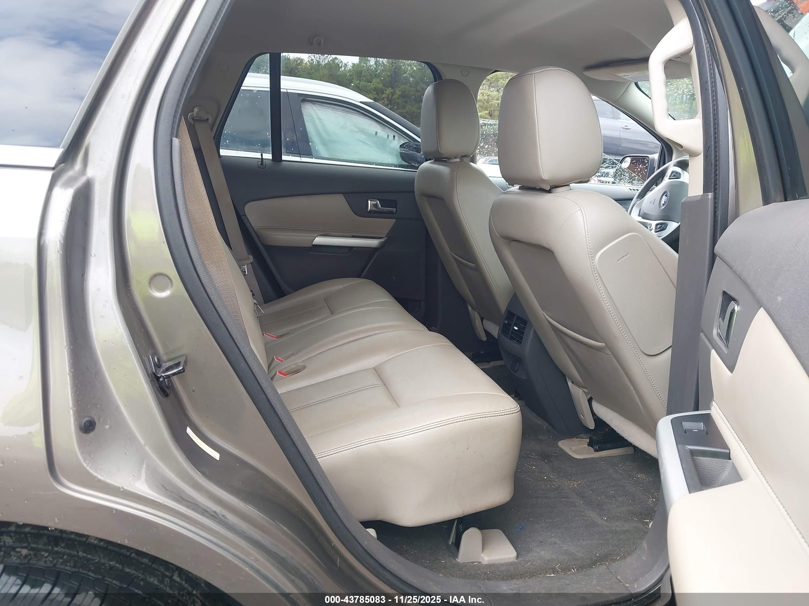 FORD EDGE image 8