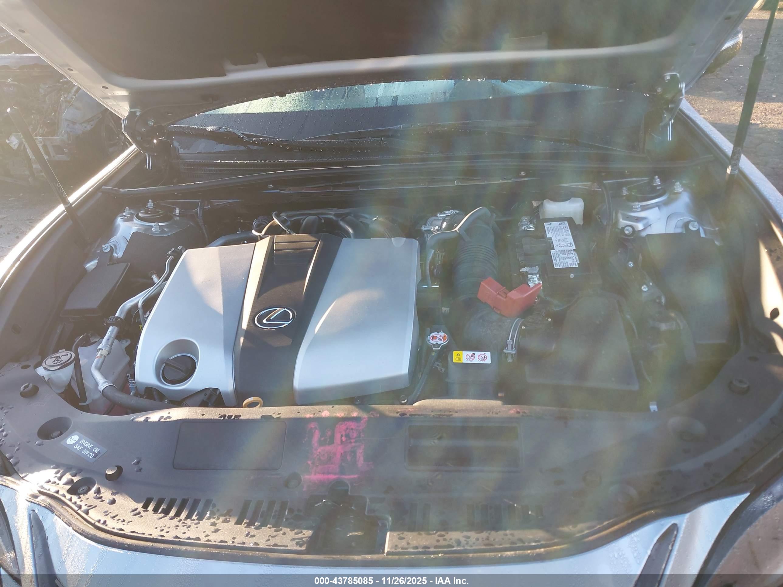 LEXUS ES image 10
